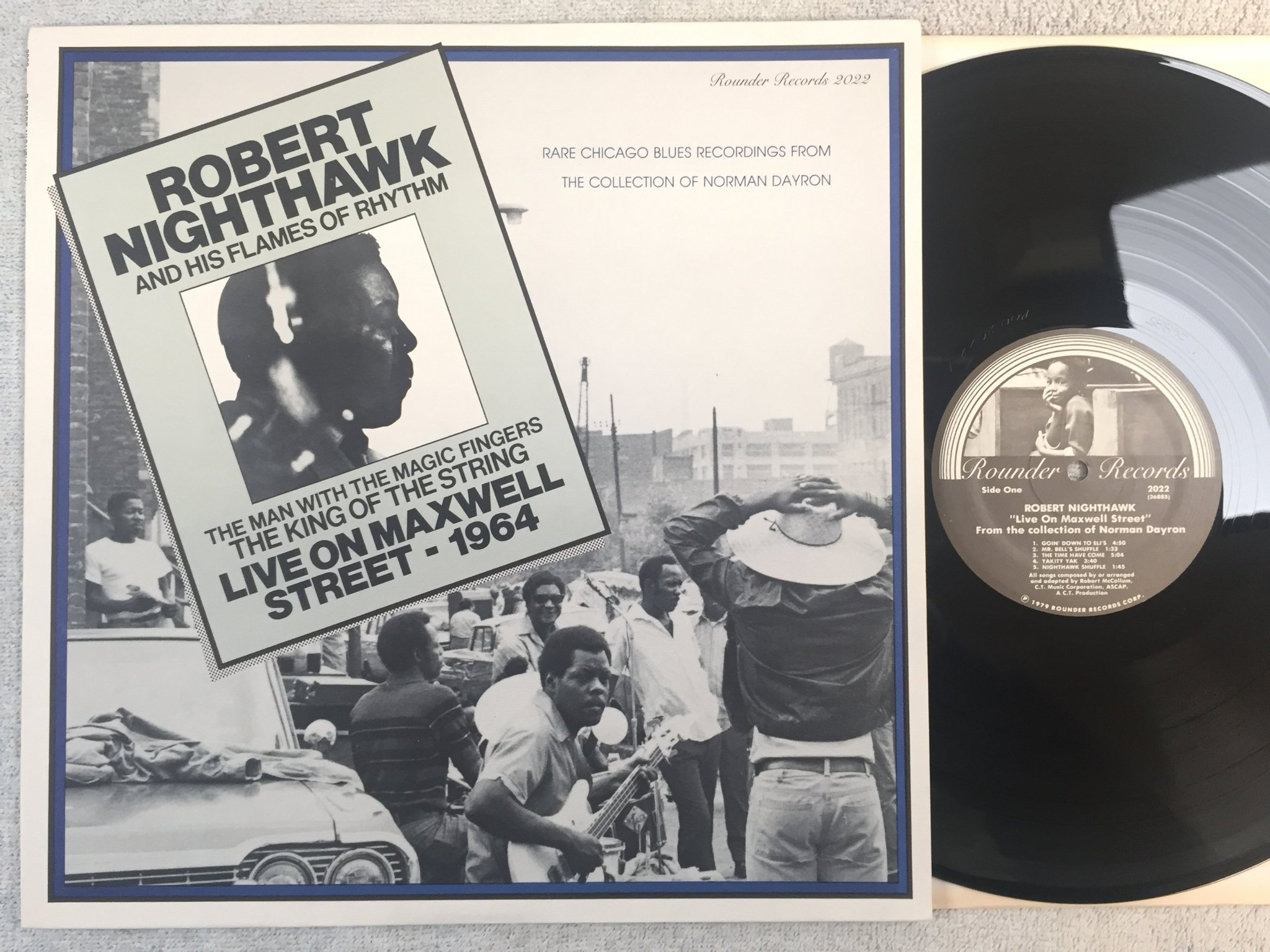 Omslagsbild för skivan ROBERT NIGHTHAWK live on Maxwell street LP -79 US ROUNDER 2022