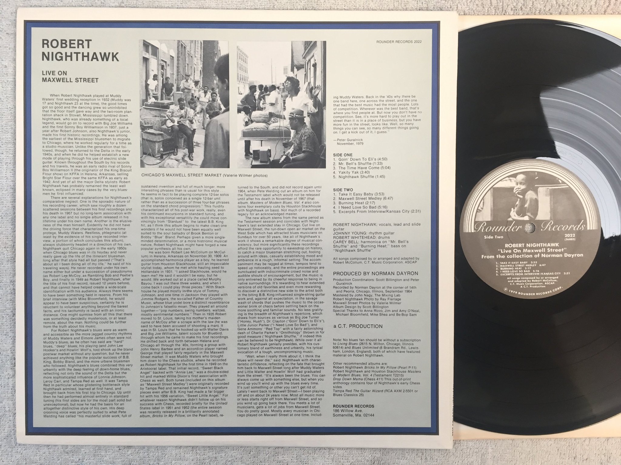 Omslagsbild för skivan ROBERT NIGHTHAWK live on Maxwell street LP -79 US ROUNDER 2022