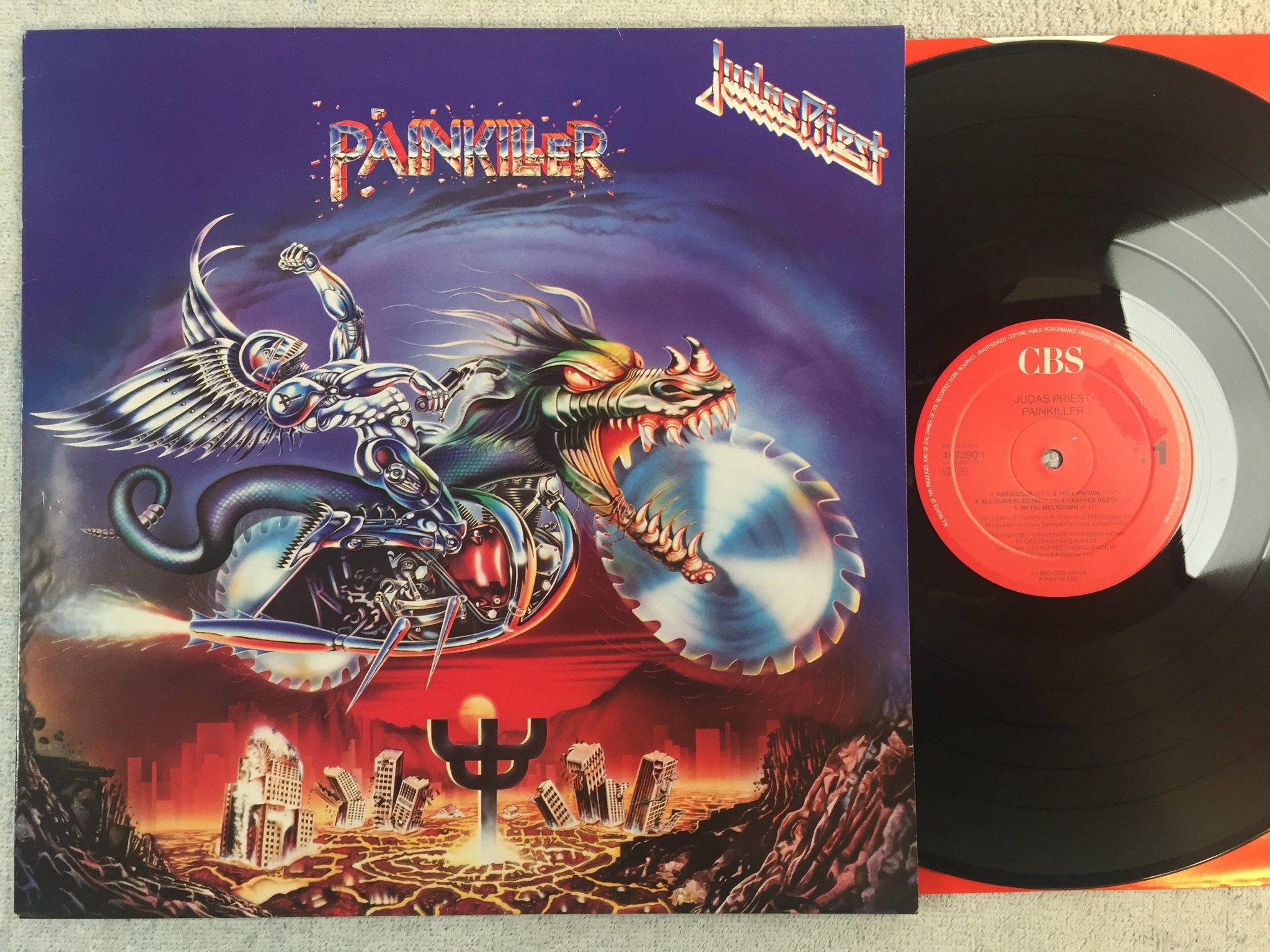Omslagsbild för skivan JUDAS PRIEST painkiller LP -90 Hol CBS 467290 1