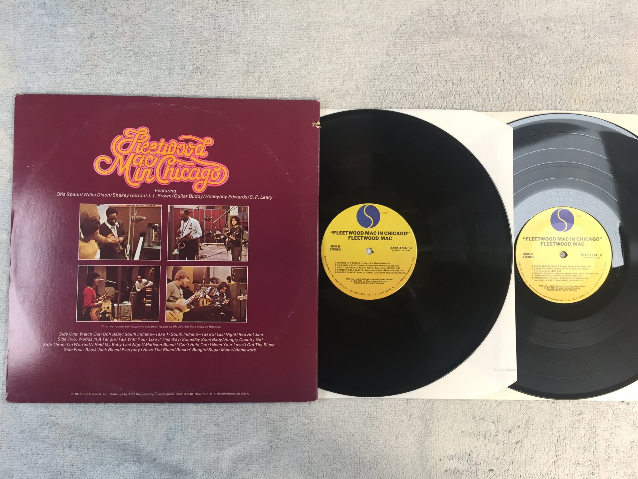 Omslagsbild för skivan FLEETWOOD MAC in Chicago 2xLP US SIRE SASH-3715