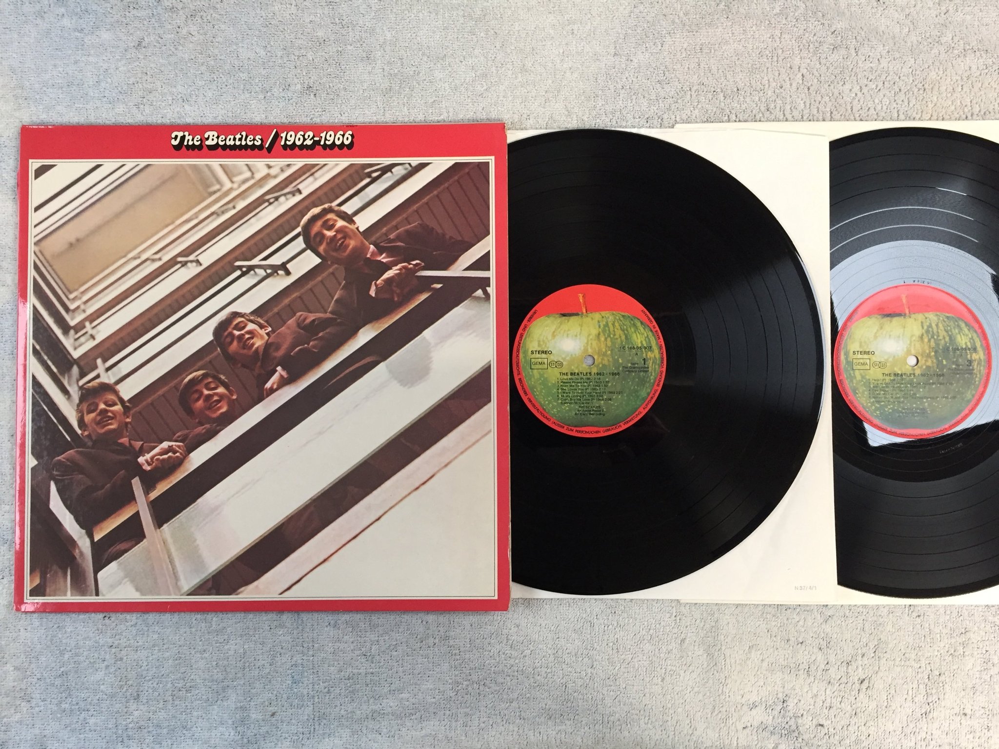 Omslagsbild för skivan THE BEATLES 1962-1966 2xLP Ger APPLE 1C 188-05308