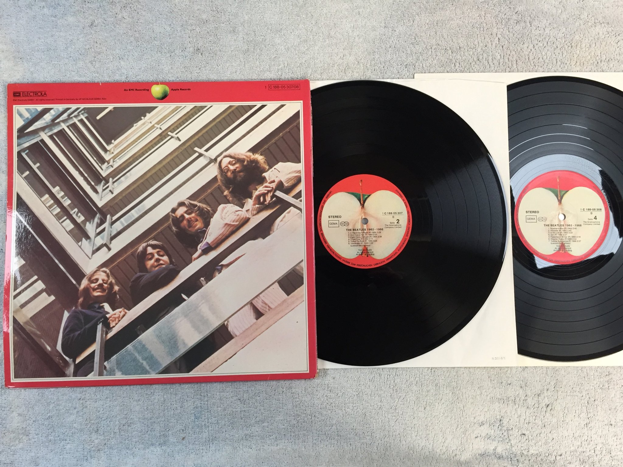 Omslagsbild för skivan THE BEATLES 1962-1966 2xLP Ger APPLE 1C 188-05308