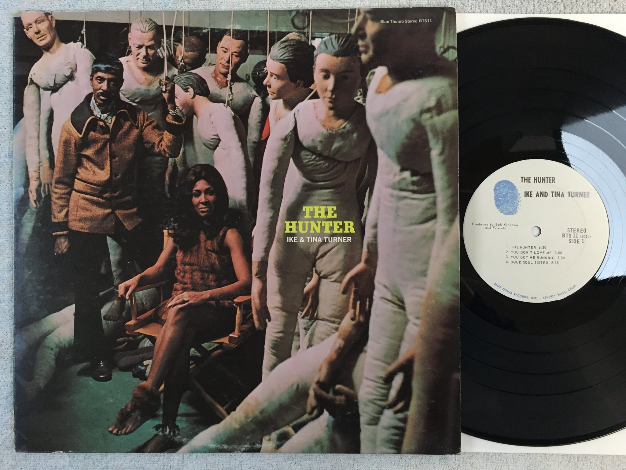 Omslagsbild för skivan IKE AND TINA TURNER the hunter LP US BLUE THUMB BTS-11