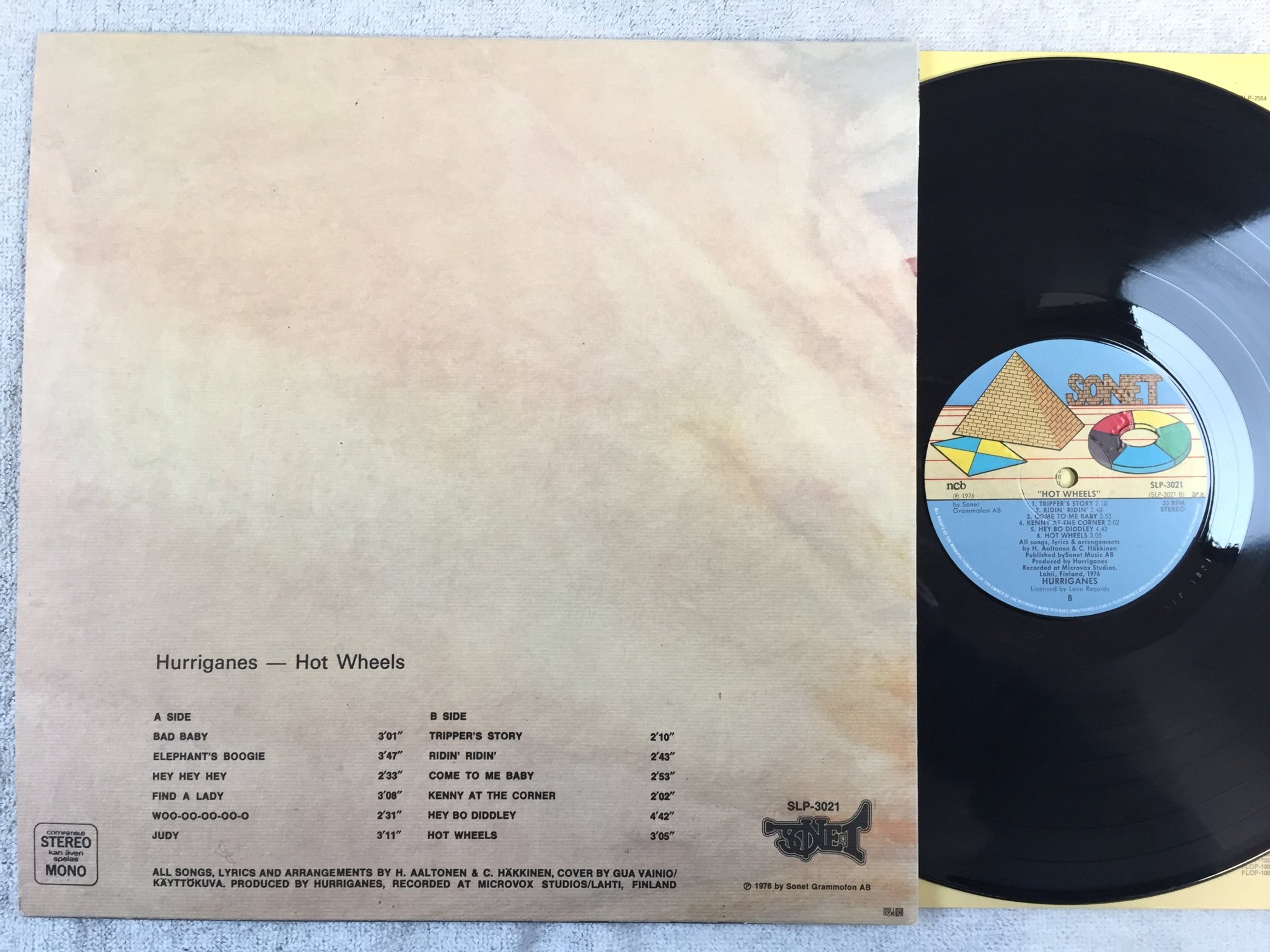 Omslagsbild för skivan HURRIGANES hot wheels LP -76 Swe SONET SLP 3021