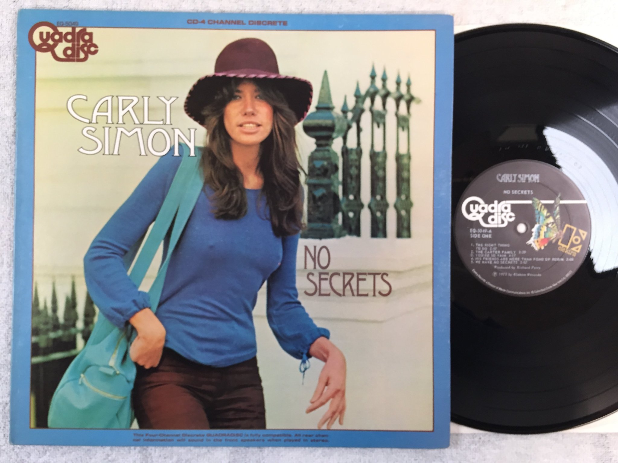 Omslagsbild för skivan CARLY SIMON no secrets LP -73 US ELEKTRA EQ-5049 quadradisc