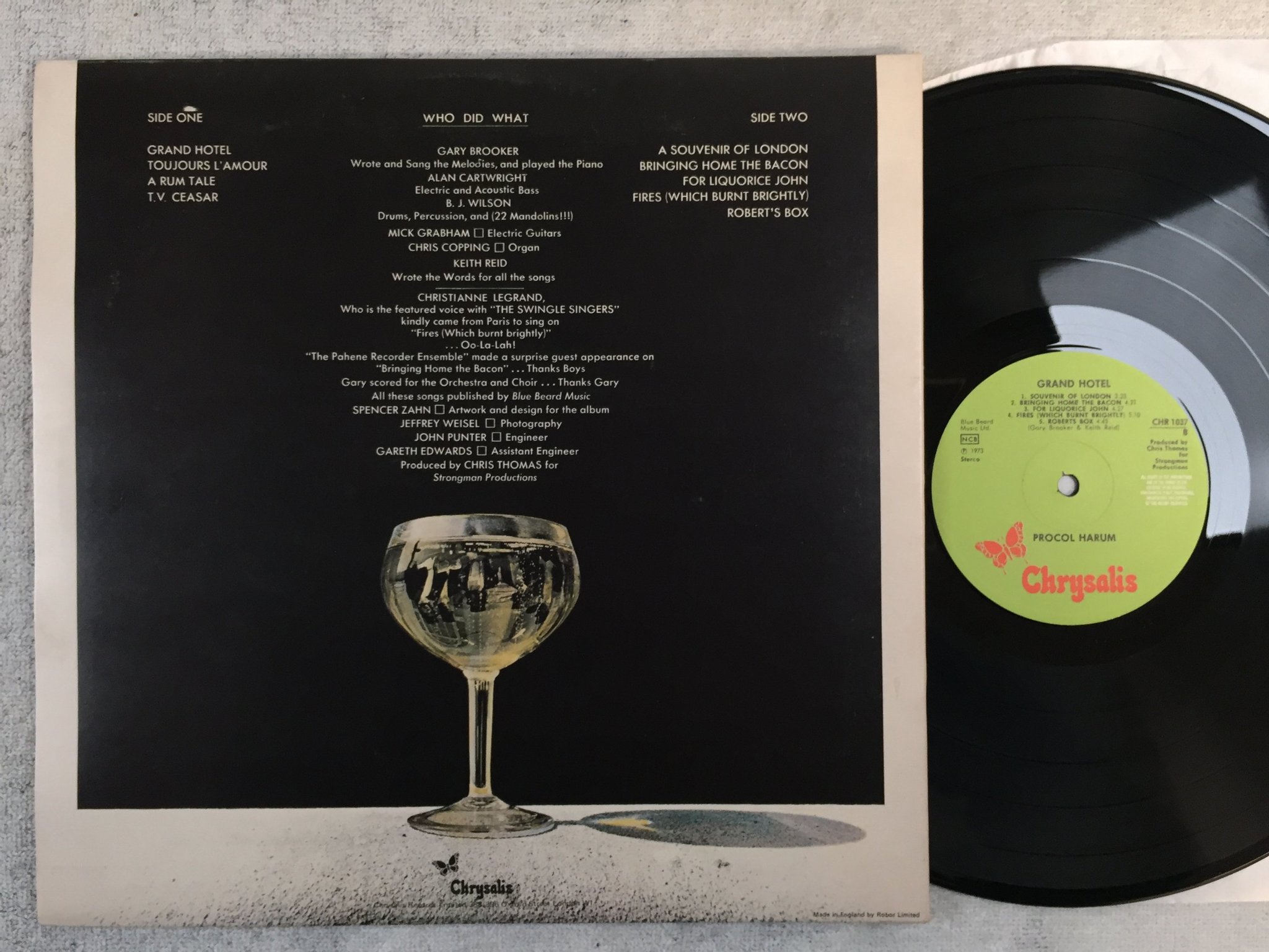 Omslagsbild för skivan PROCOL HARUM grand hotel LP Swe Chrysalis CHR 1037