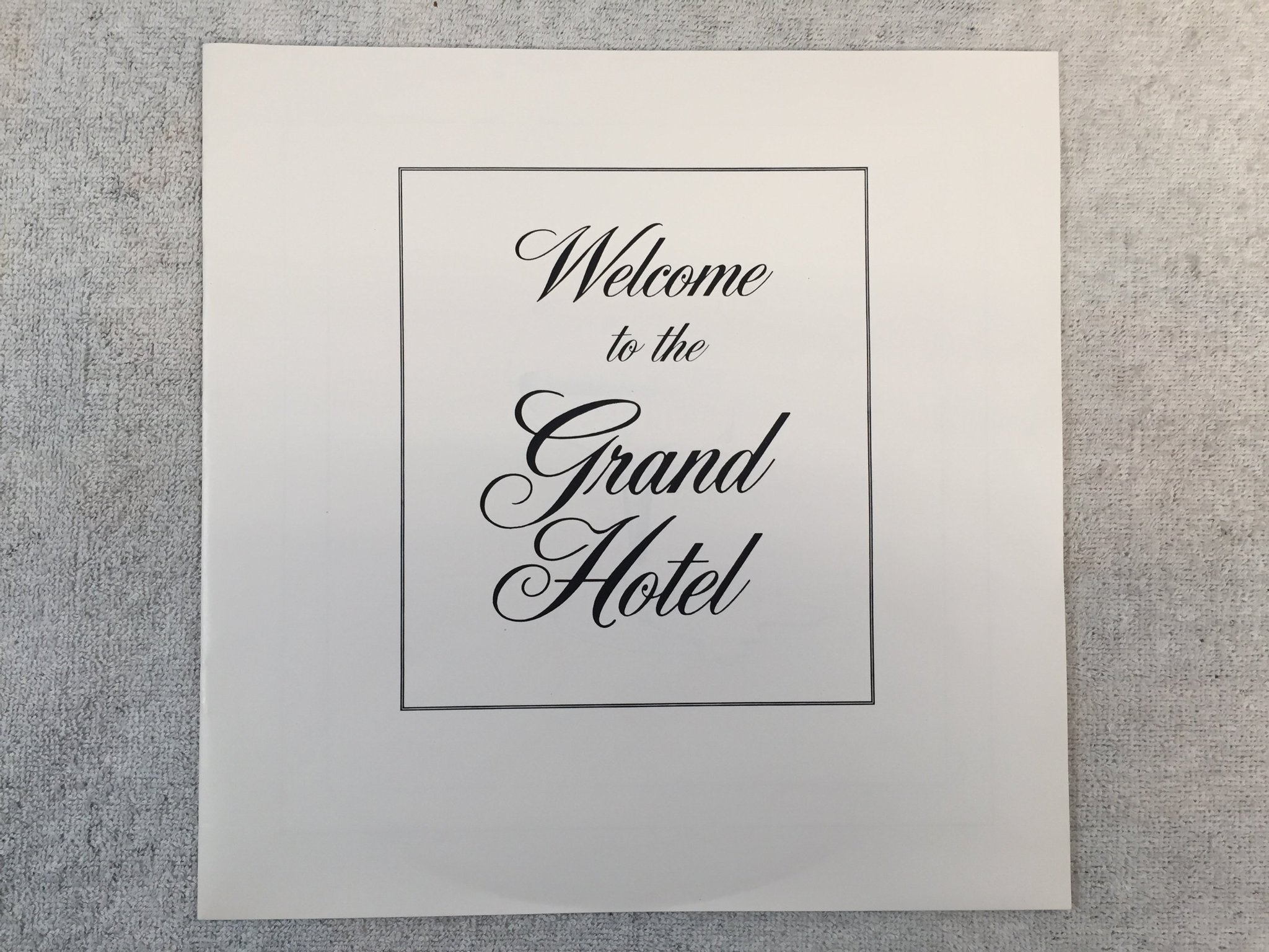 Omslagsbild för skivan PROCOL HARUM grand hotel LP Swe Chrysalis CHR 1037