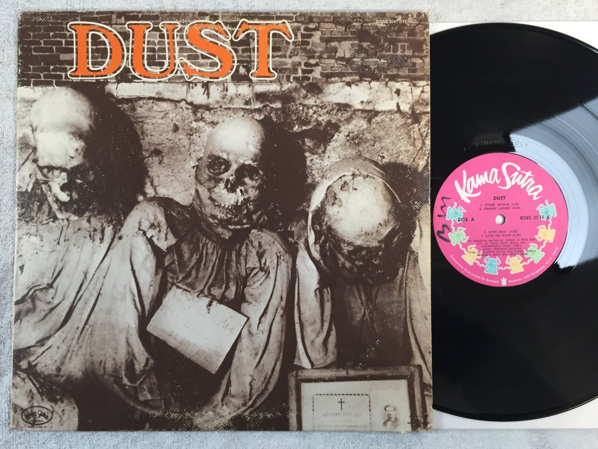 Omslagsbild för skivan DUST s/t LP US KAMA SUTRA KSBS 2041 classic hard rock!!!