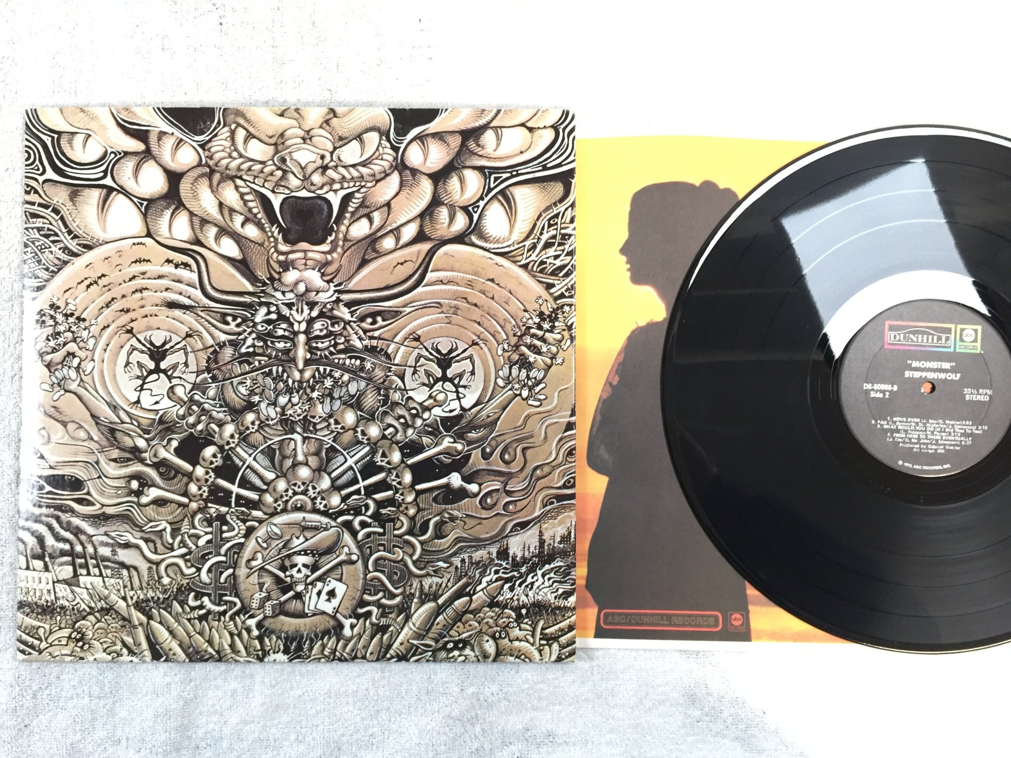 Omslagsbild för skivan STEPPENWOLF monster LP -72 US ABC DS-50066