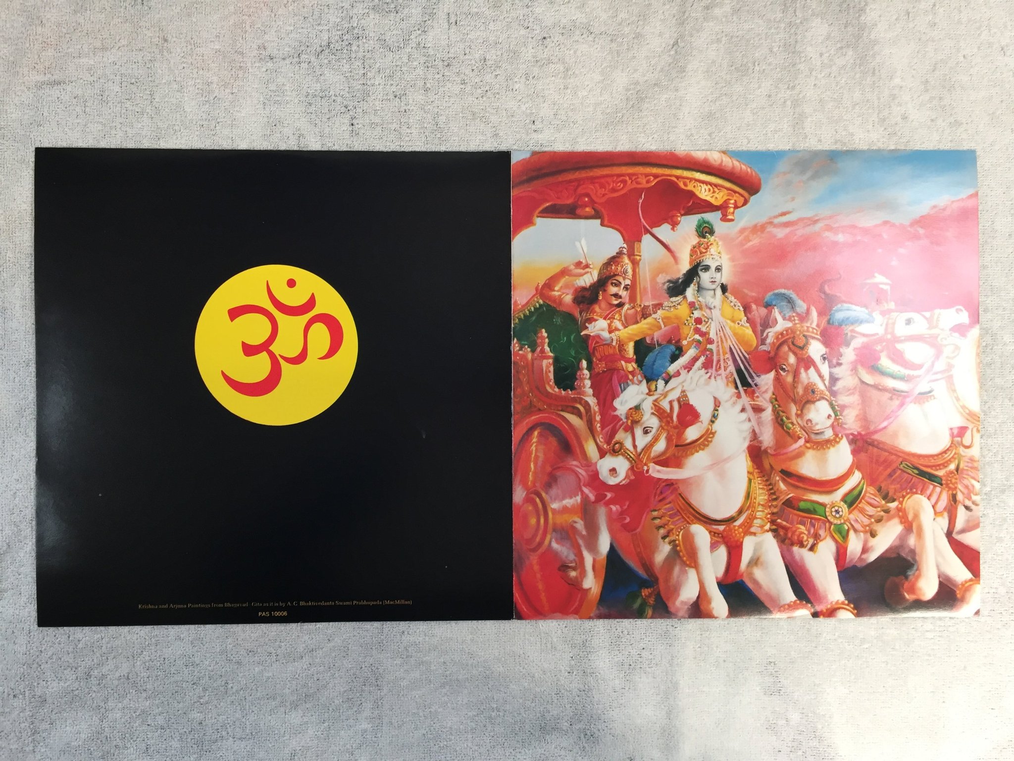 Omslagsbild för skivan GEORGE HARRISON living in the material world LP -73 UK APPLE  PAS10006