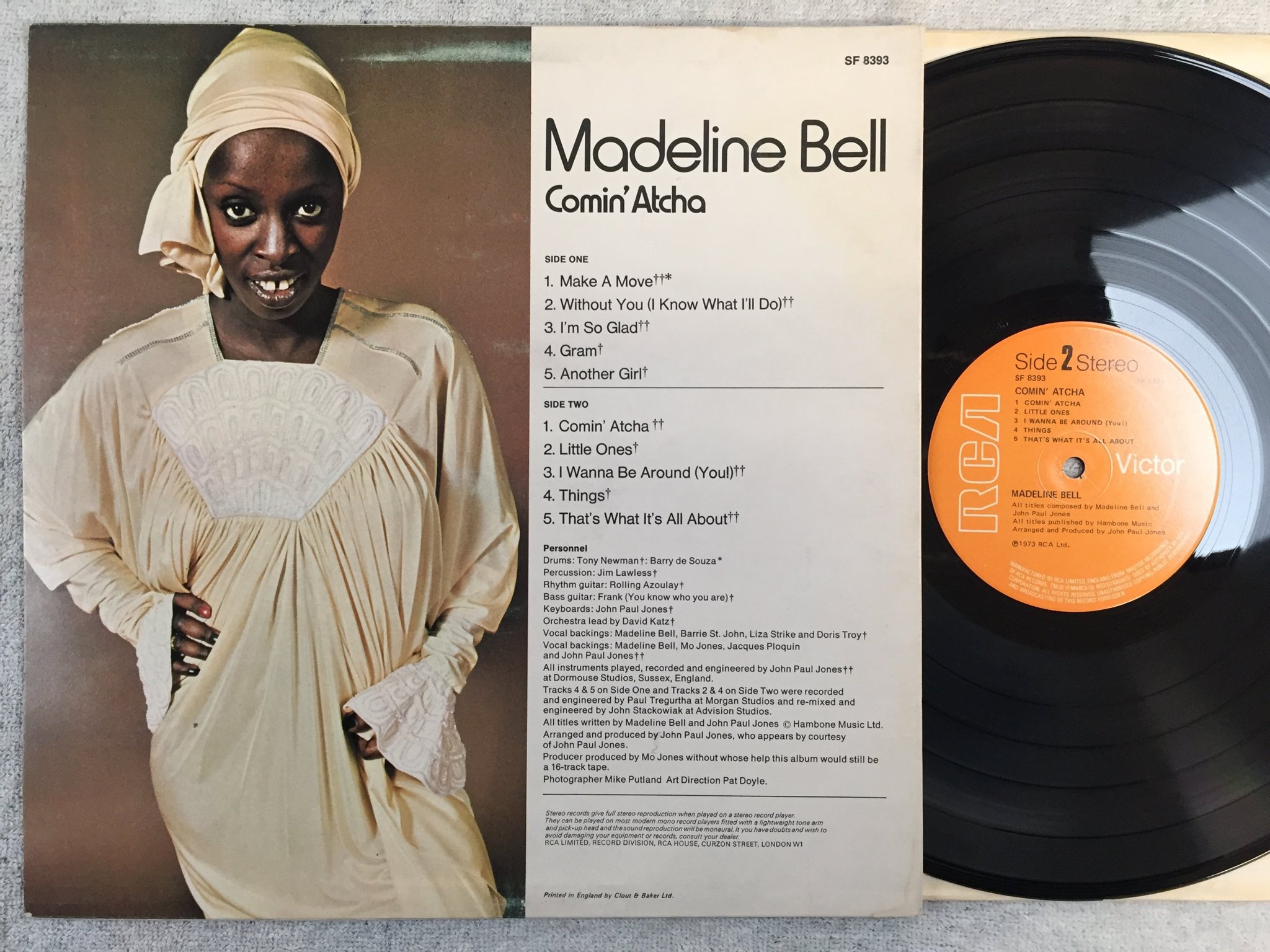 Omslagsbild för skivan MADELINE BELL comin atcha LP -73 UK RCA SF 8393 soul
