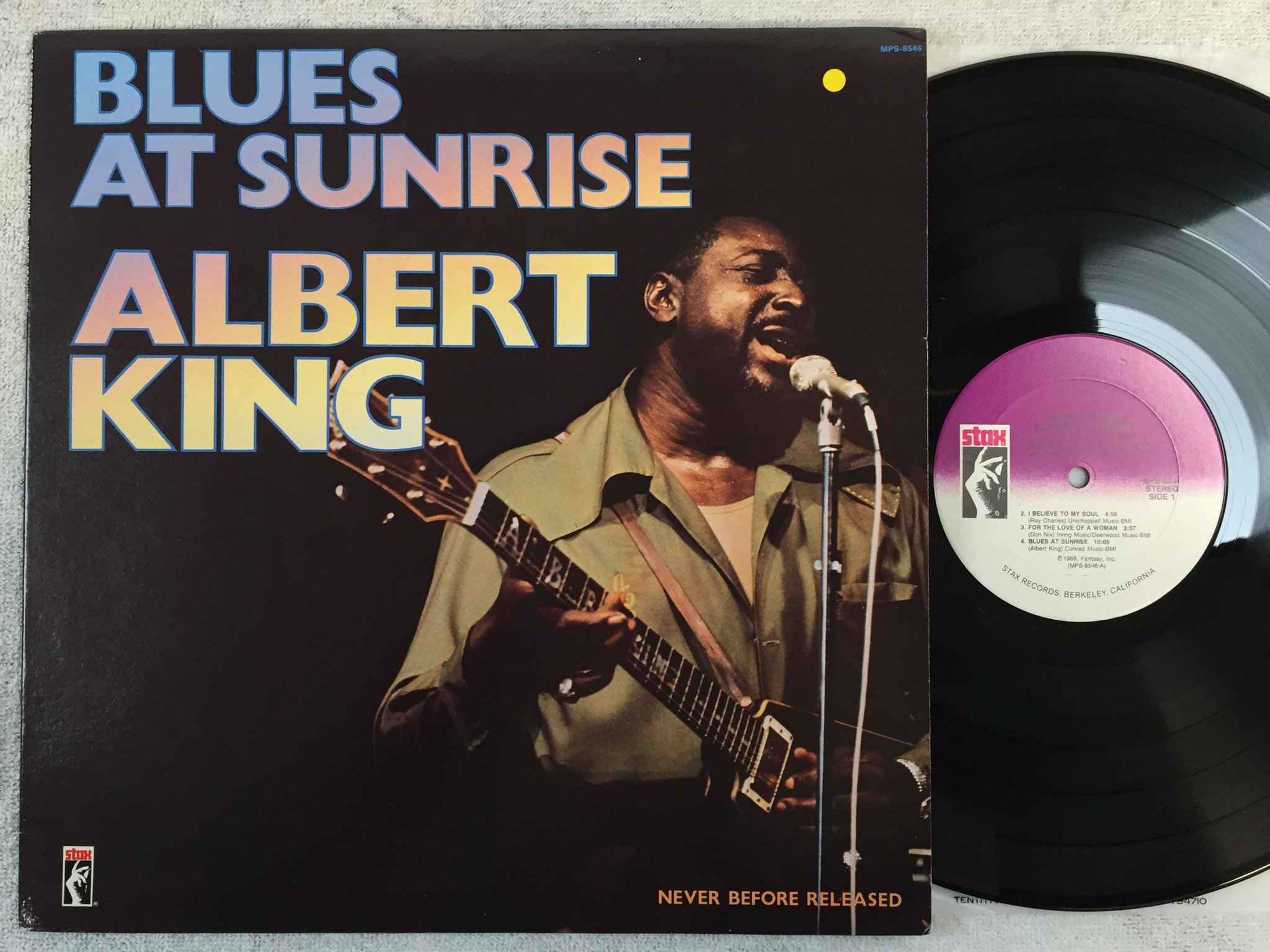 Omslagsbild för skivan ALBERT KING blues at sunrise LP -88 US STAX MPS 8546
