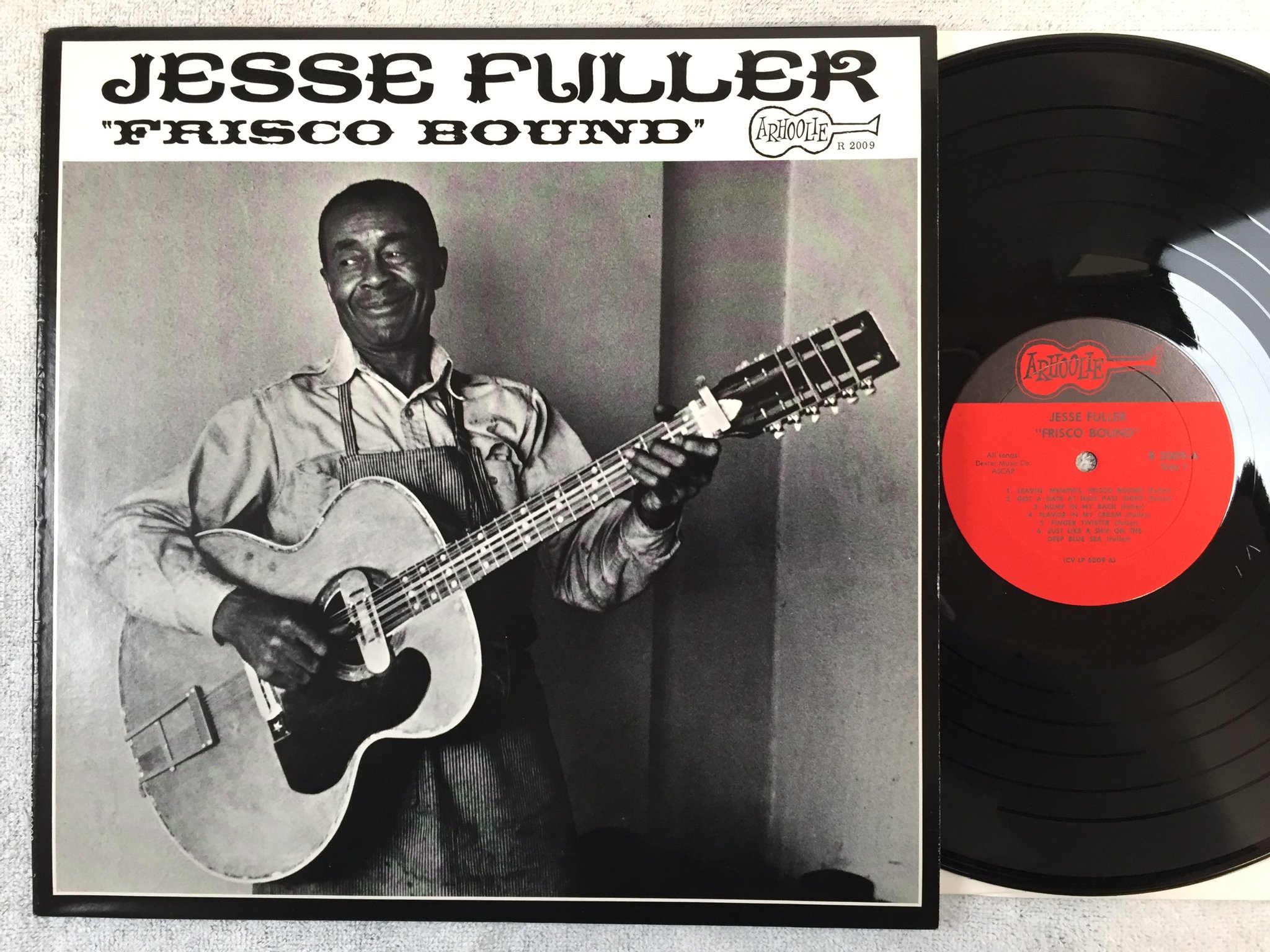 Omslagsbild för skivan JESSE FULLER frisco bound LP US ARHOOLIE R 2009
