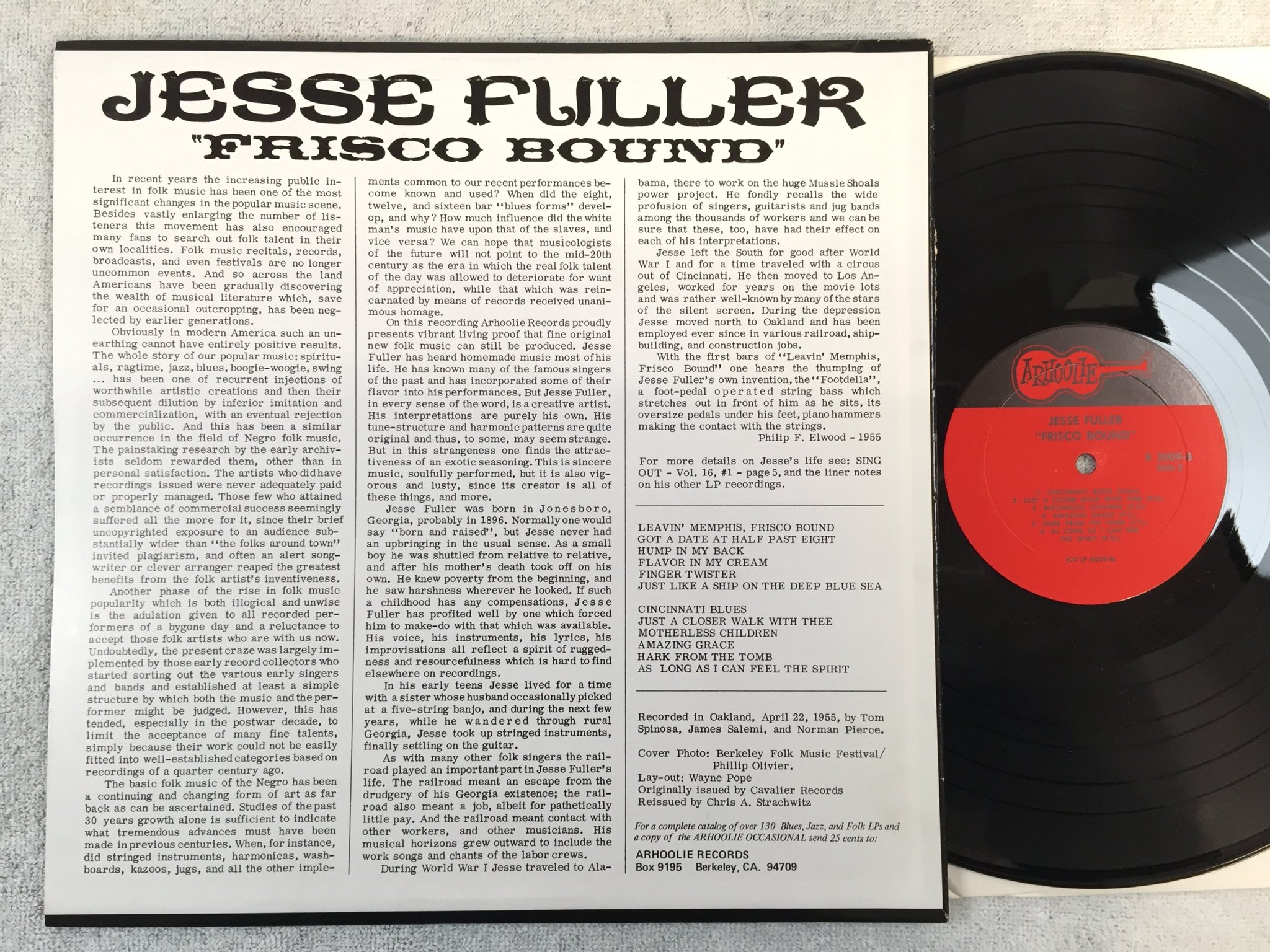 Omslagsbild för skivan JESSE FULLER frisco bound LP US ARHOOLIE R 2009