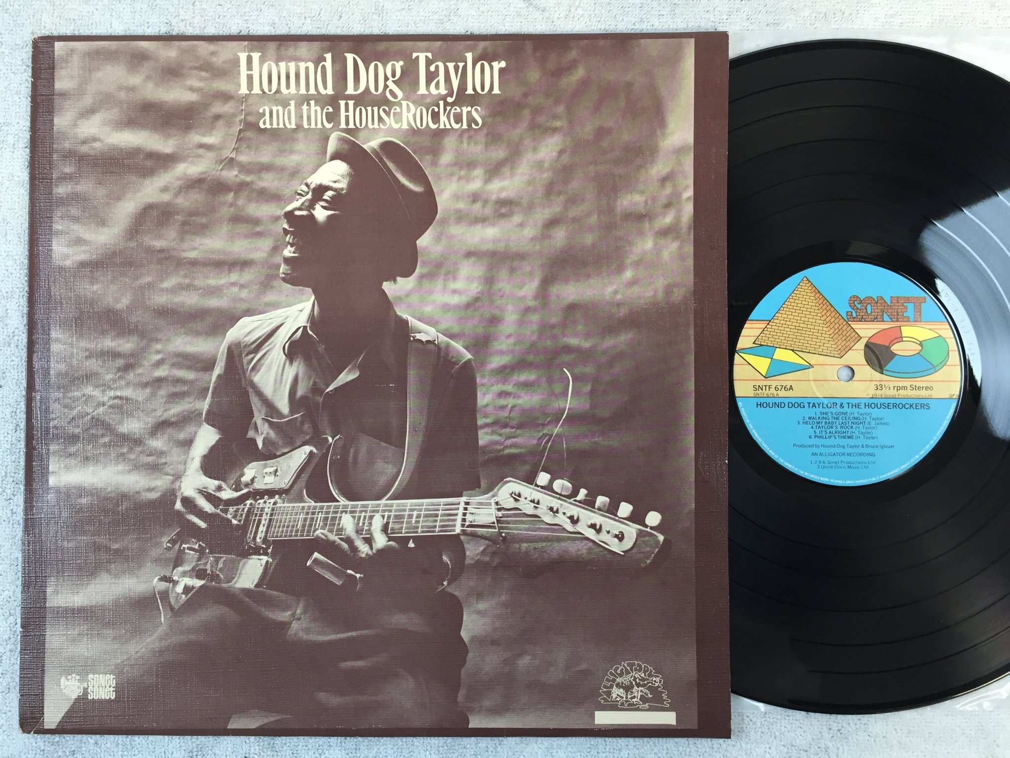 Omslagsbild för skivan HOUND DOG TAYLOR & THE HOUSE ROCKERS s/t LP -74 UK SONET SNTF 676