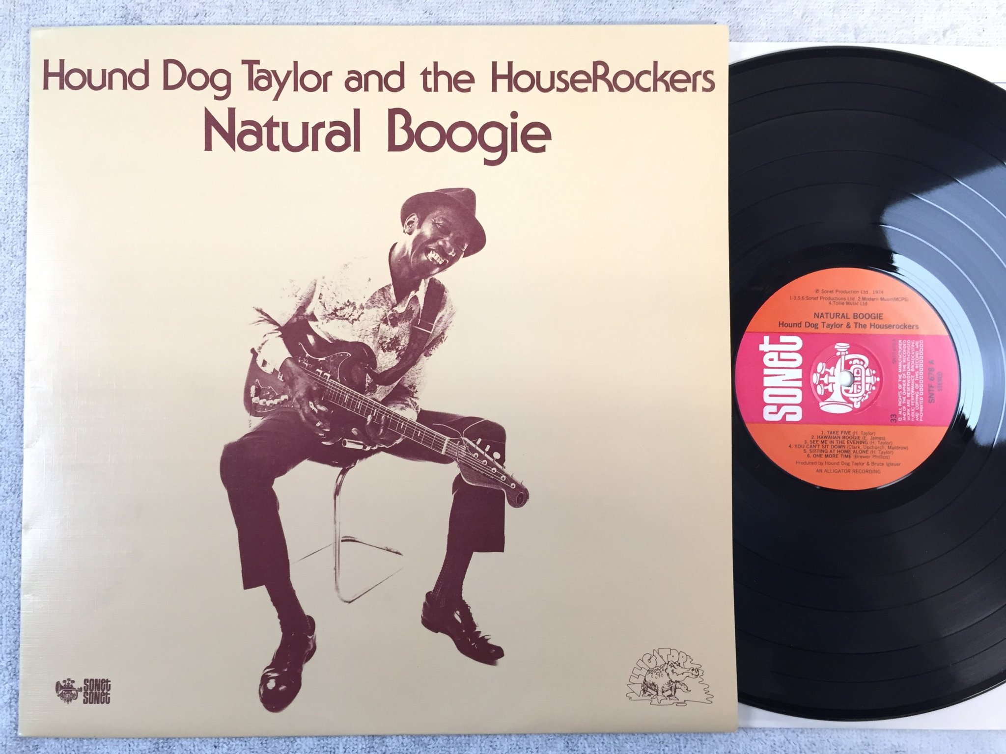 Omslagsbild för skivan HOUND DOG TAYLOR & THE HOUSE ROCKERS natural boogie  LP -74 UK SONET SNTF 648