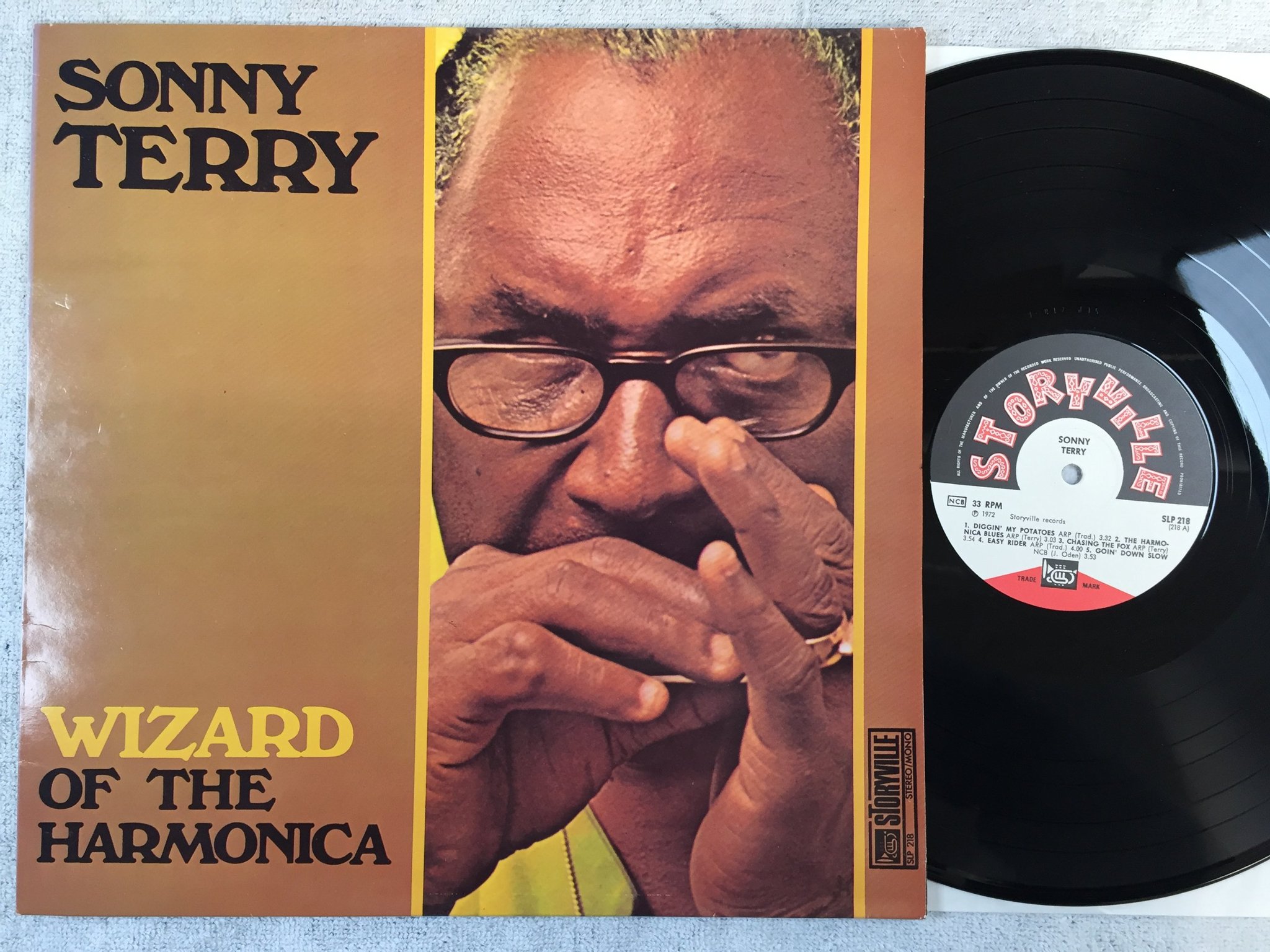 Omslagsbild för skivan SONNY TERRY wizard of the harmonica LP ncb STORYVILLE SLP 218