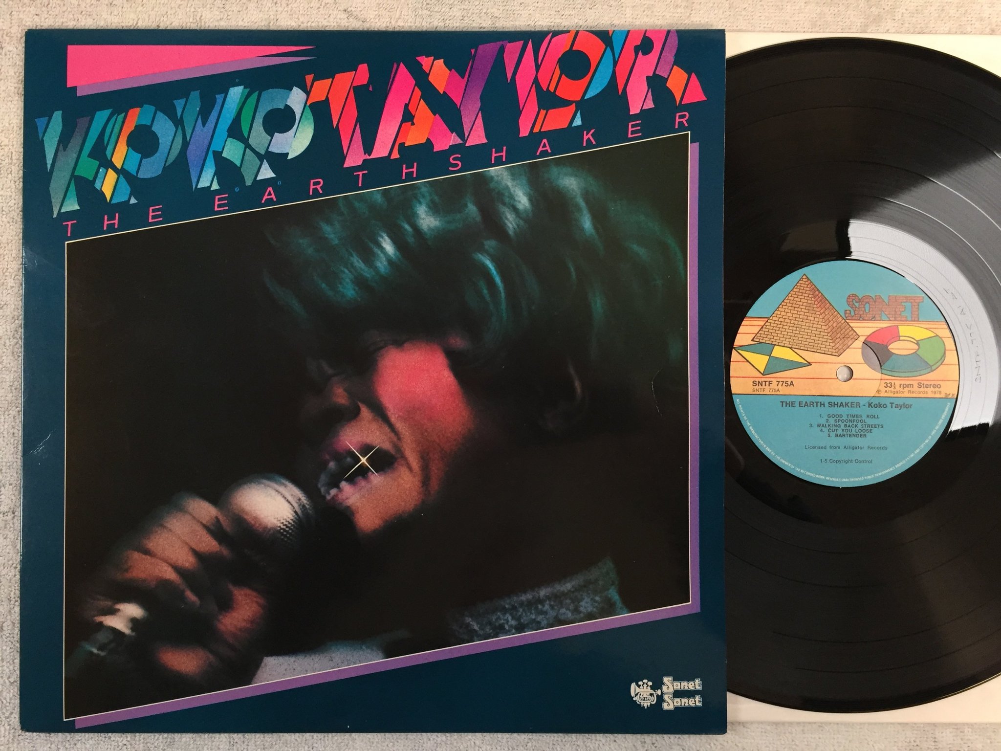 Omslagsbild för skivan KOKO TAYLOR the earth shaker LP -78 UK SONET SNTF 775