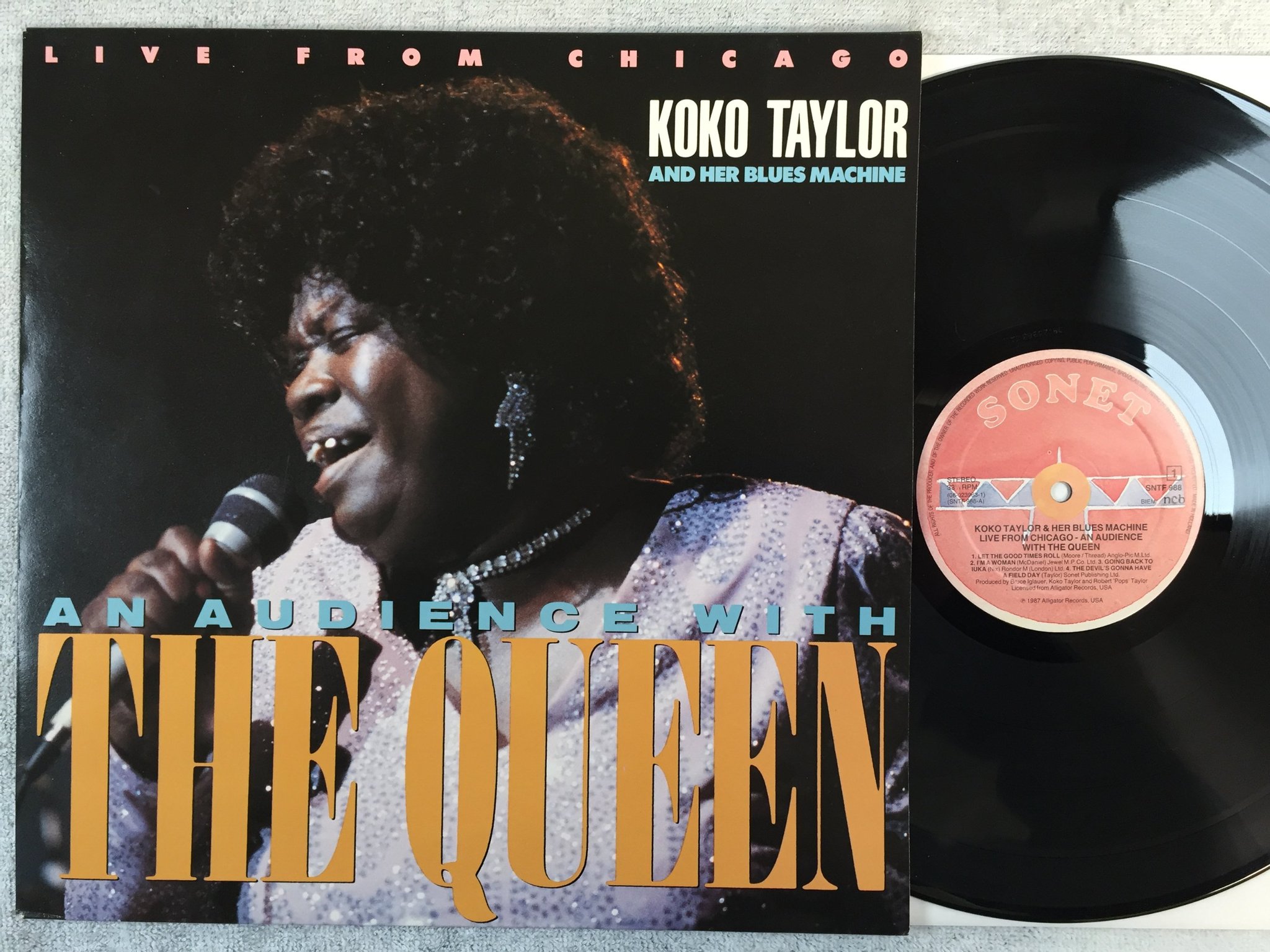 Omslagsbild för skivan KOKO TAYLOR & HER BLUES MACHINE live LP NCB 87 SONET SNTF 988