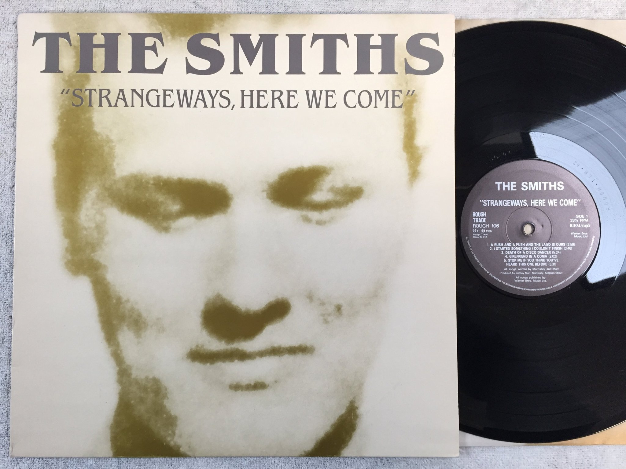 Omslagsbild för skivan THE SMITHS strangeways, here we come LP -87 ncb ROUGH TRADE ROUGH 106