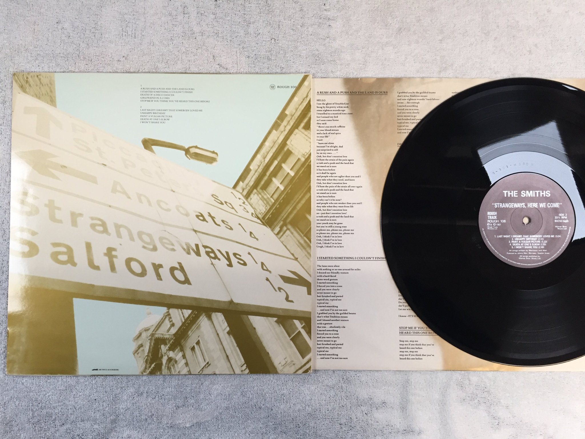 Omslagsbild för skivan THE SMITHS strangeways, here we come LP -87 ncb ROUGH TRADE ROUGH 106
