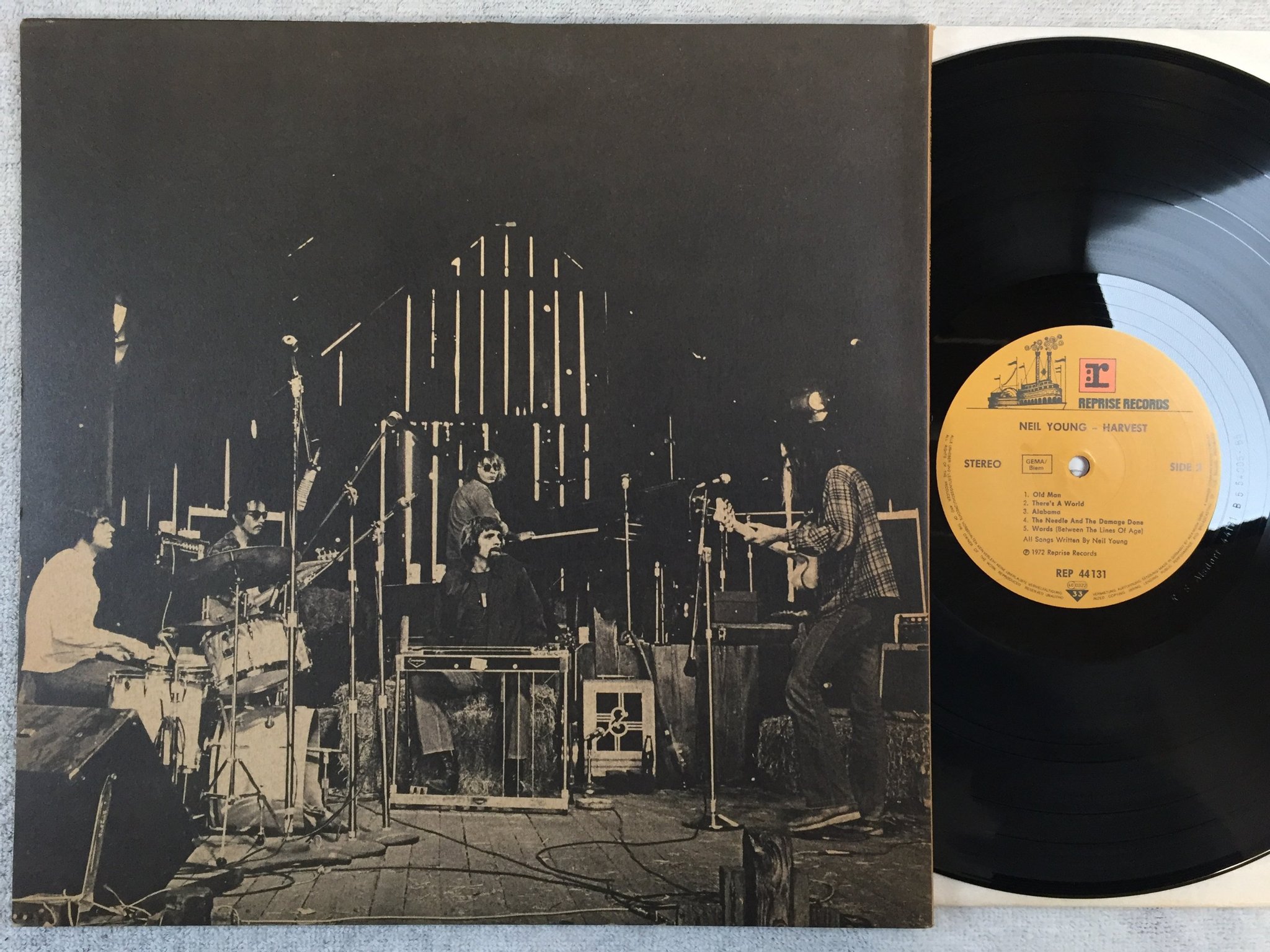 Omslagsbild för skivan Neil Young HARVEST LP GER reprise rep 44131
