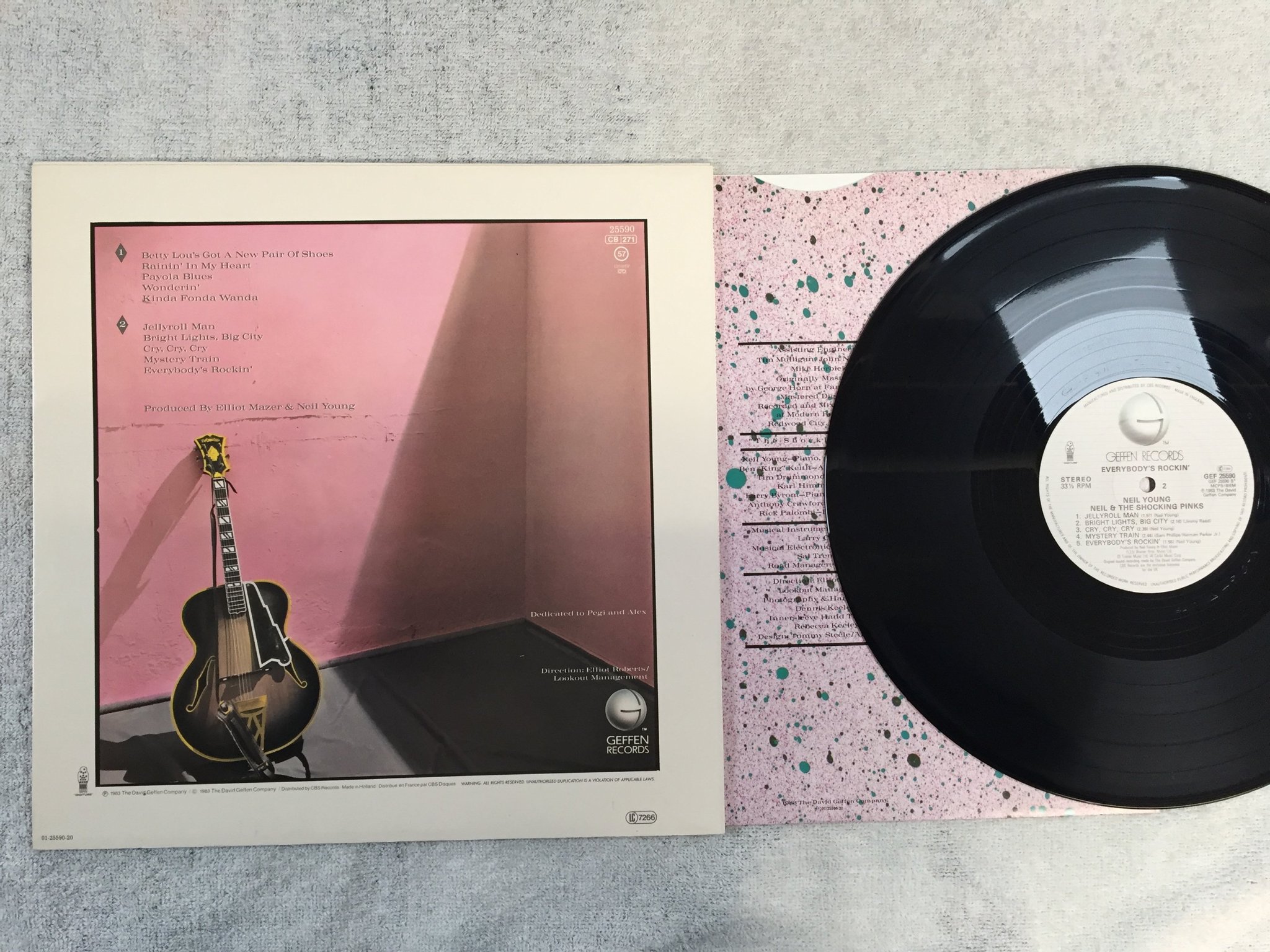 Omslagsbild för skivan Neil Young - everybody's rockin' LP -83 UK GEFFEN GEF 25590