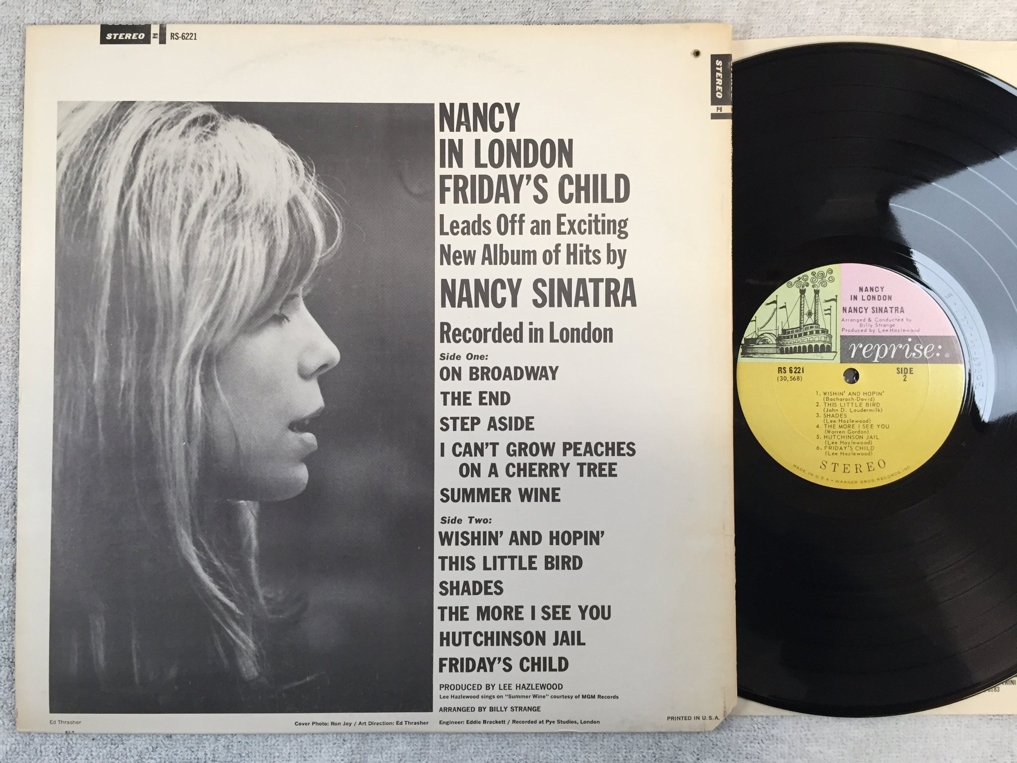 Omslagsbild för skivan NANCY SINATRA Nancy in London LP US REPRISE RS 6221