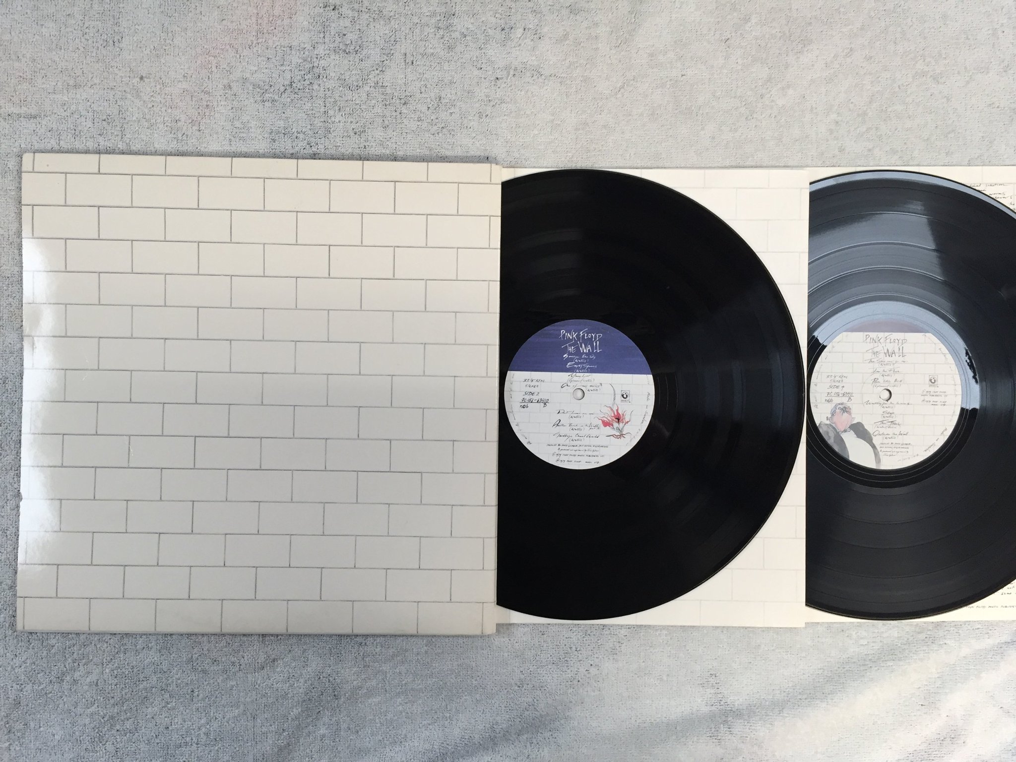 Omslagsbild för skivan Pink Floyd the wall 2xLP -79 ncb HARVEST 7C 156-63411