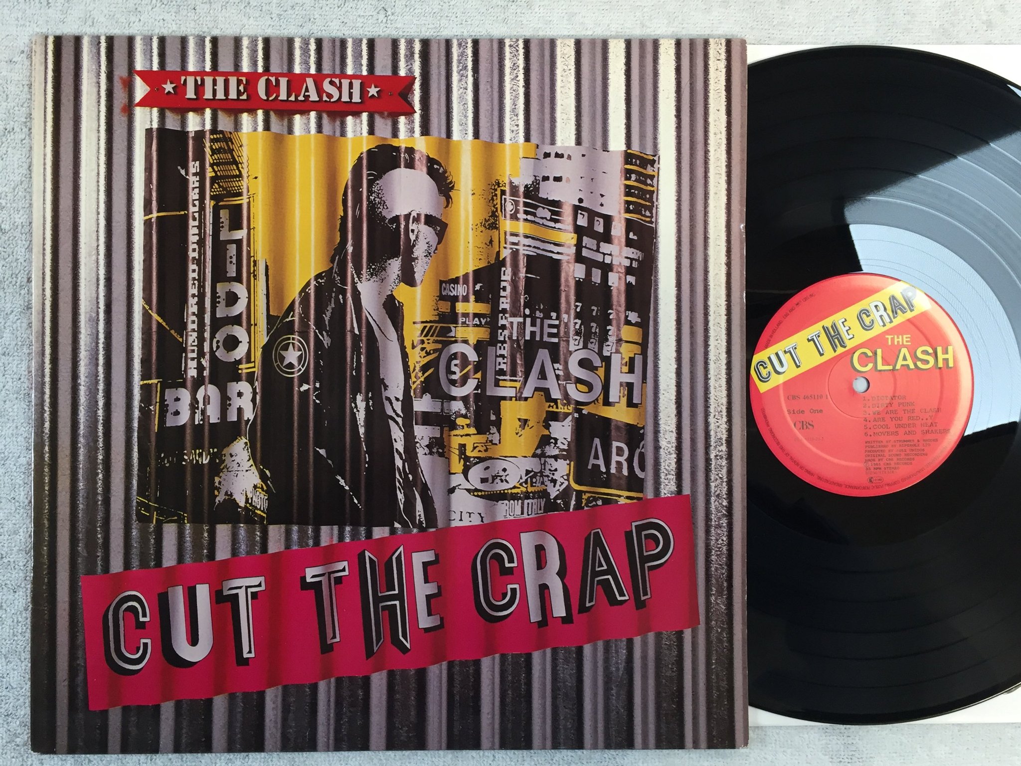 Omslagsbild för skivan THE CLASH cut the crap LP -85 Hol CBS 465110 1