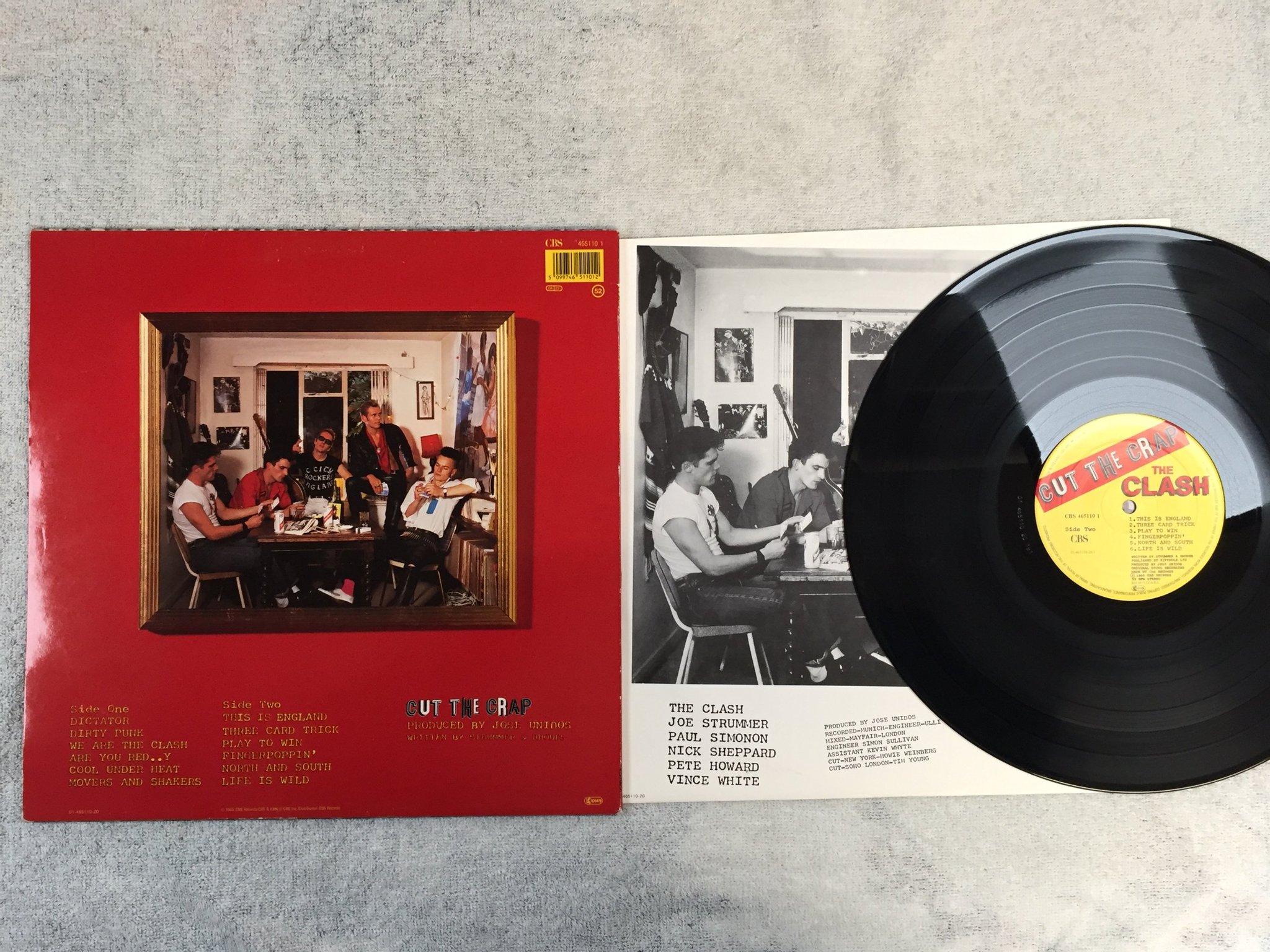 Omslagsbild för skivan THE CLASH cut the crap LP -85 Hol CBS 465110 1