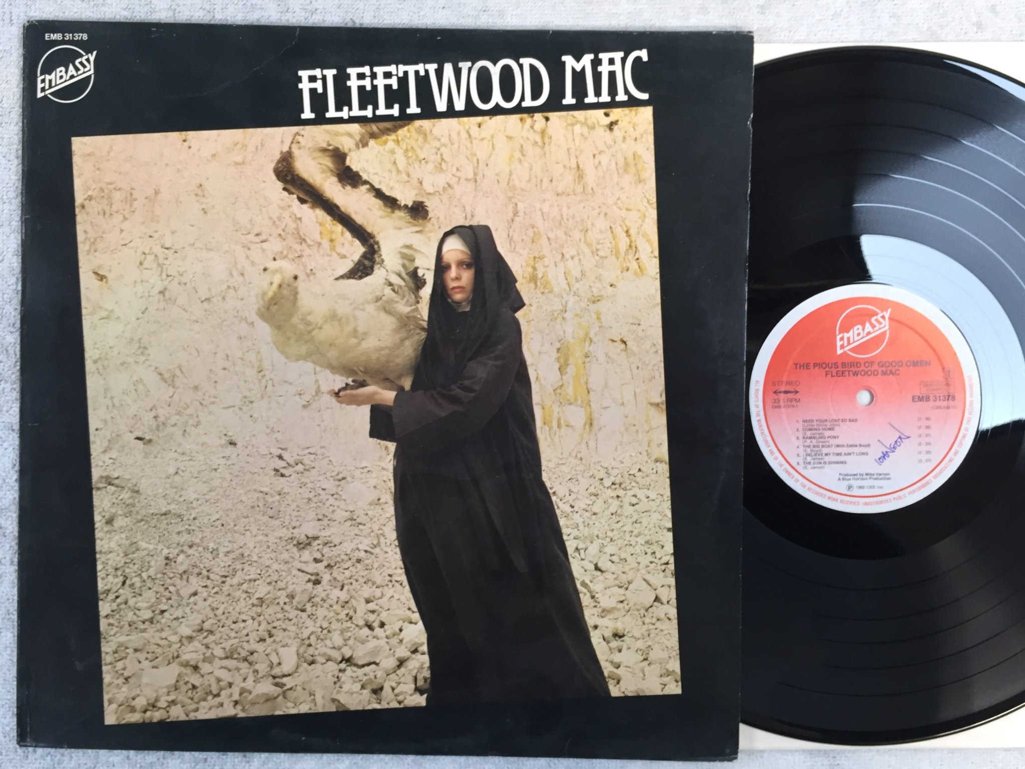 Omslagsbild för skivan FLEETWOOD MAC the pious bird of good omen LP re EMBASSY EMB 31378