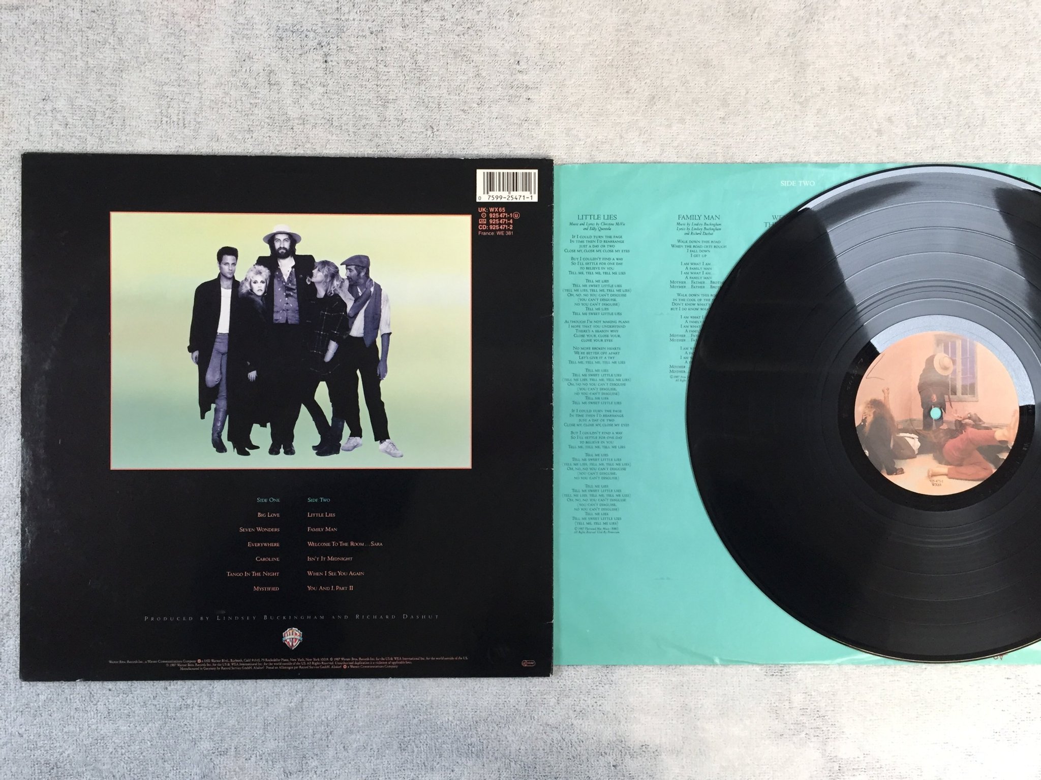 Omslagsbild för skivan FLEETWOOD MAC tango in the night LP -87 Ger WARNER 925471-1