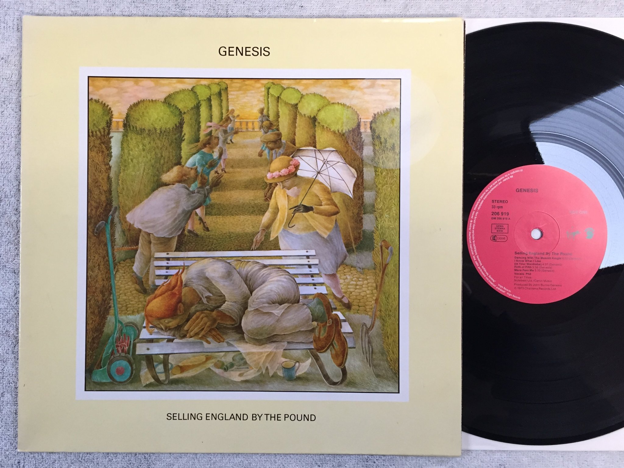 Omslagsbild för skivan GENESIS selling England by the pound LP re Hol VIRGIN 206 919