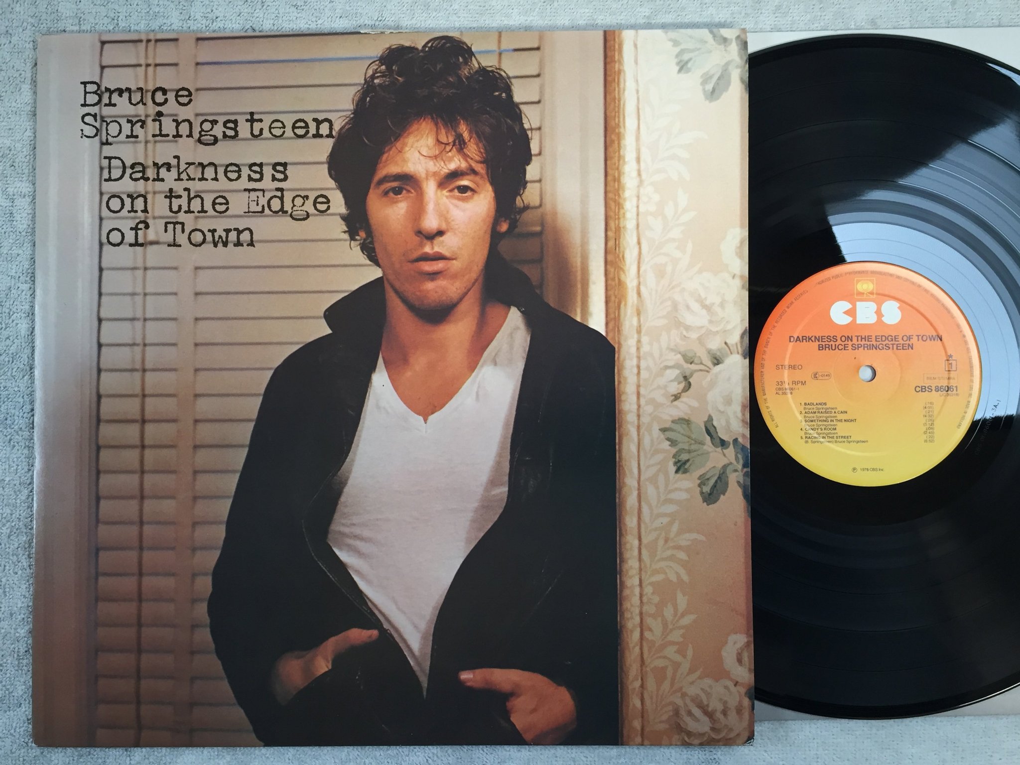 Omslagsbild för skivan BRUCE SPRINGSTEEN darkness on the edge of town LP -78 Hol CBS 86061