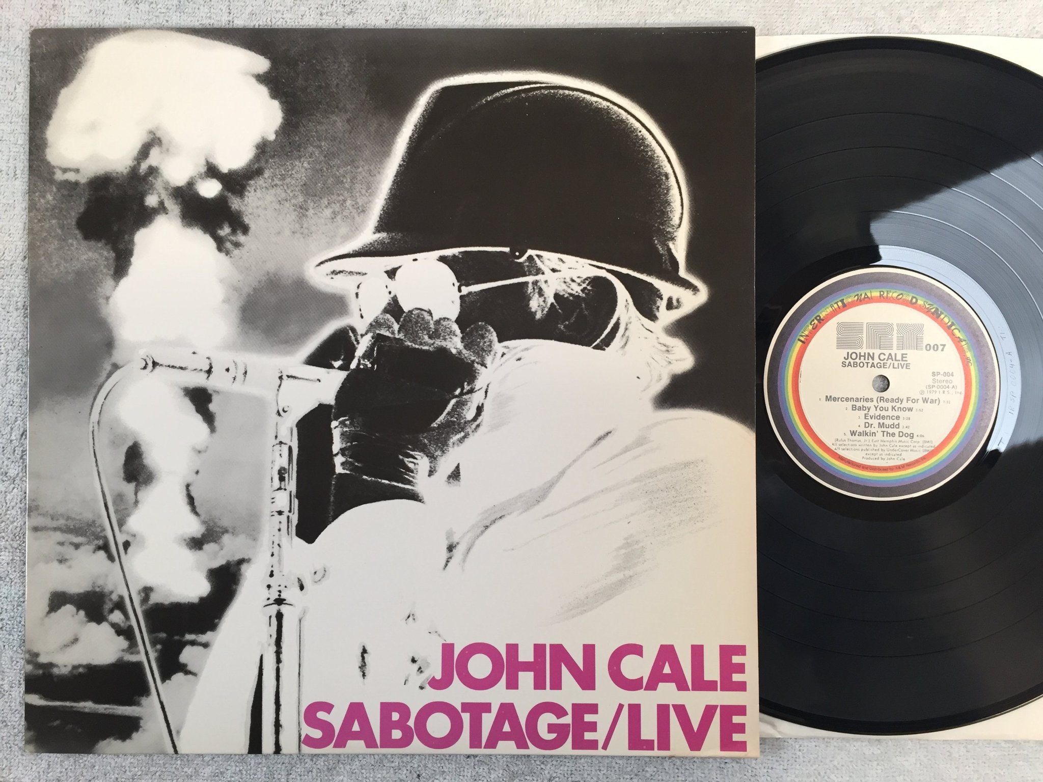 Omslagsbild för skivan JOHN CALE sabotage / live LP -79 US SPY RECORDS SP 004