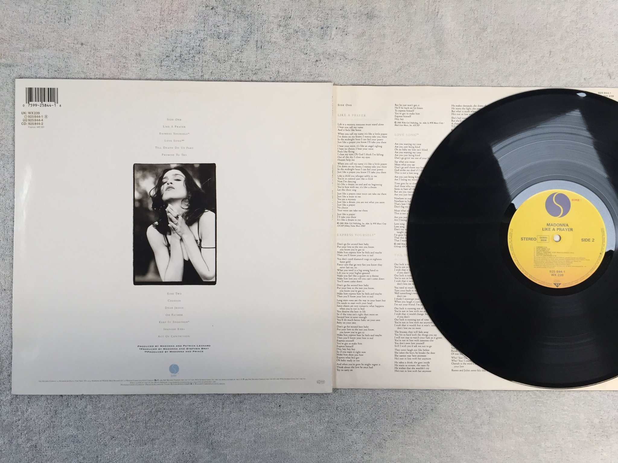 Omslagsbild för skivan MADONNA like a prayer LP -89 Hol SIRE 925 844-1