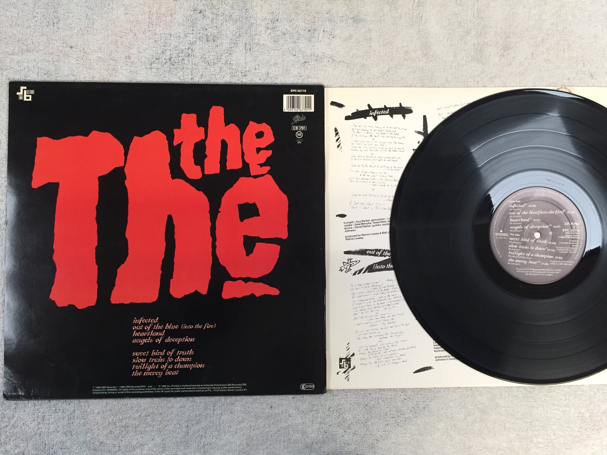 Omslagsbild för skivan THE THE infected LP -86 Hol EPIC EPC 26770