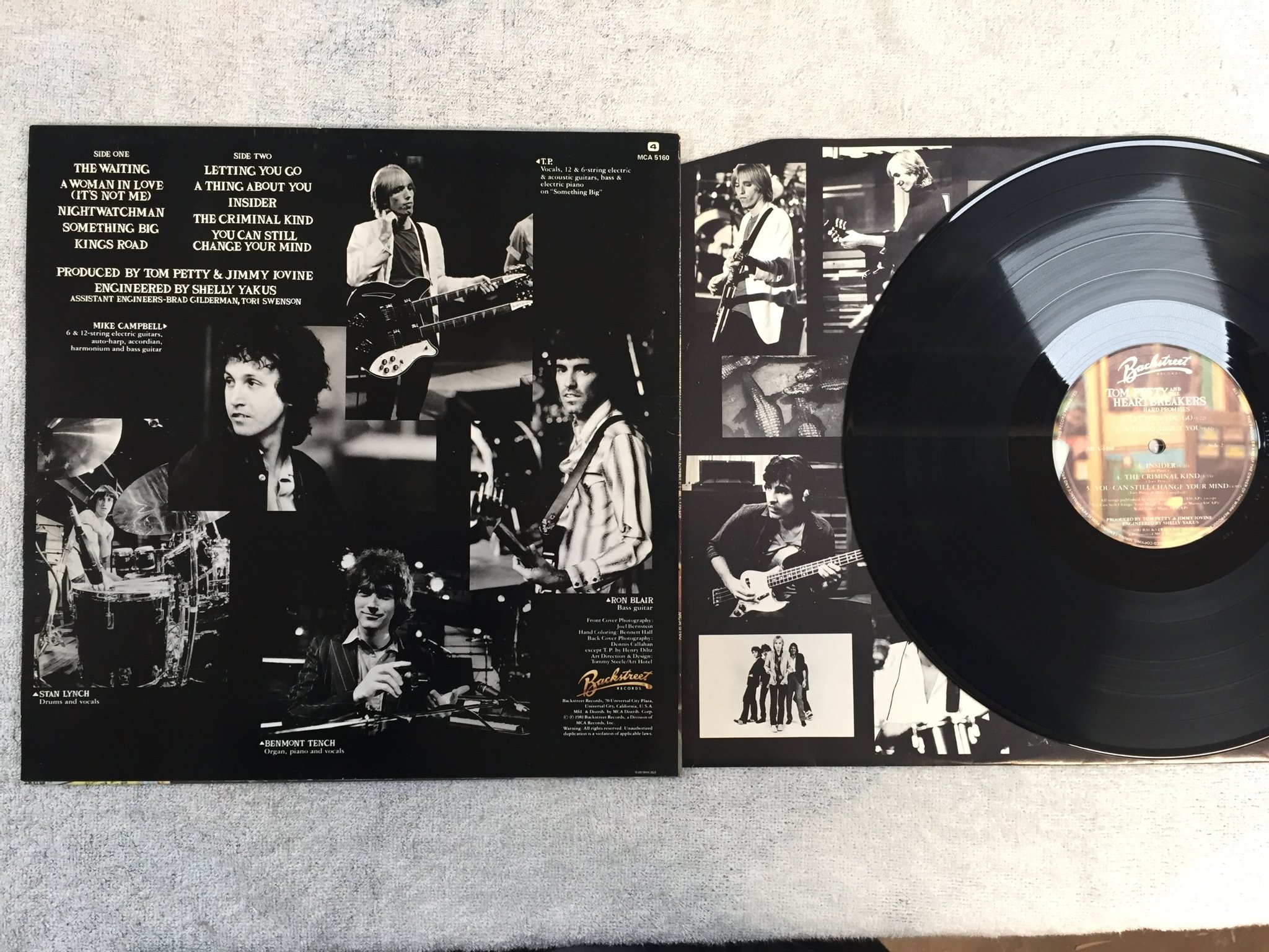 Omslagsbild för skivan TOM PETTY & THE HEARTBREAKERS hard promises LP -81 ncb BACKSTREET MCA 5160