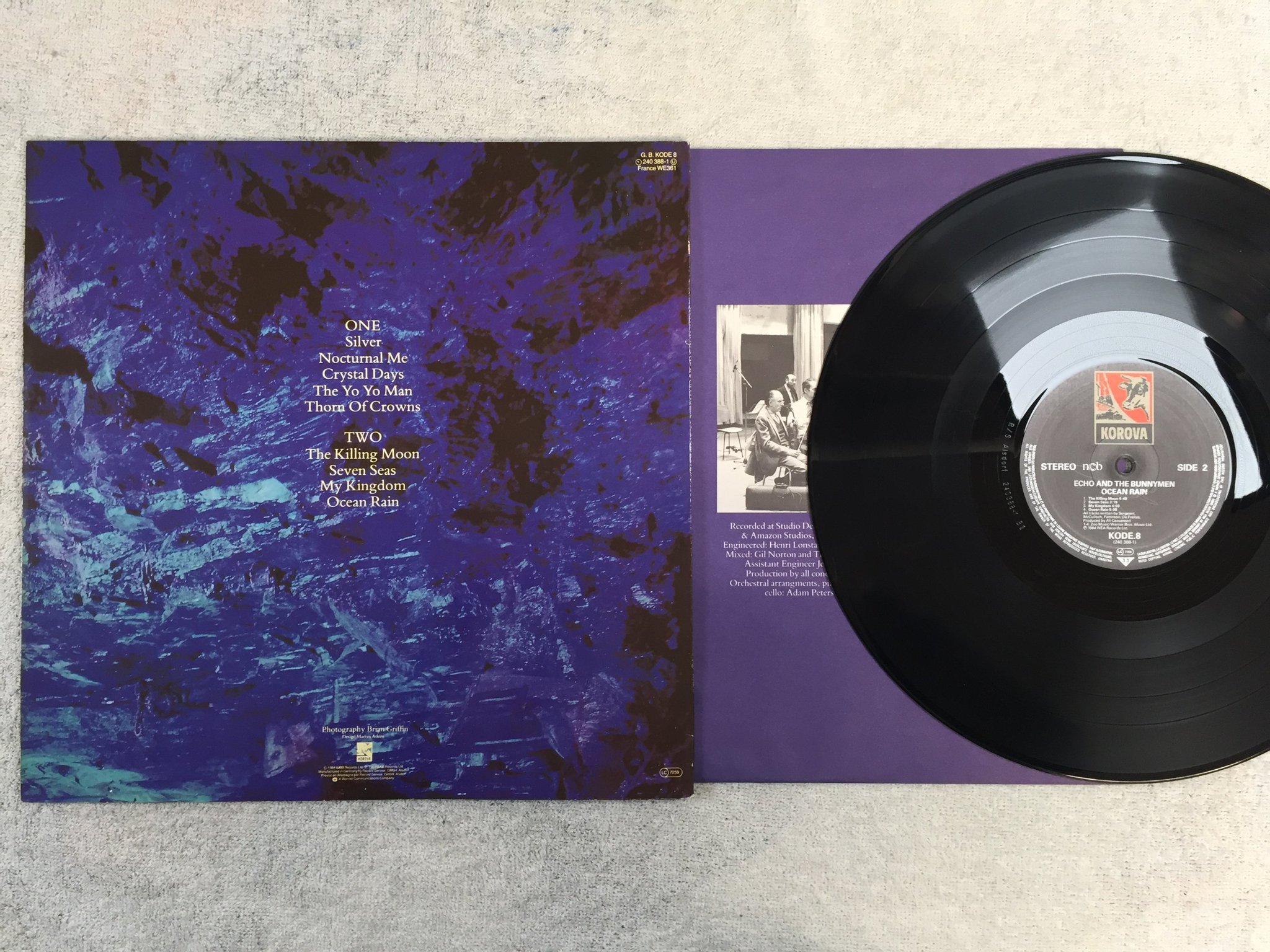 Omslagsbild för skivan ECHO AND THE BUNNYMEN ocean rain LP -84 ncb KOROVA  KODE.8