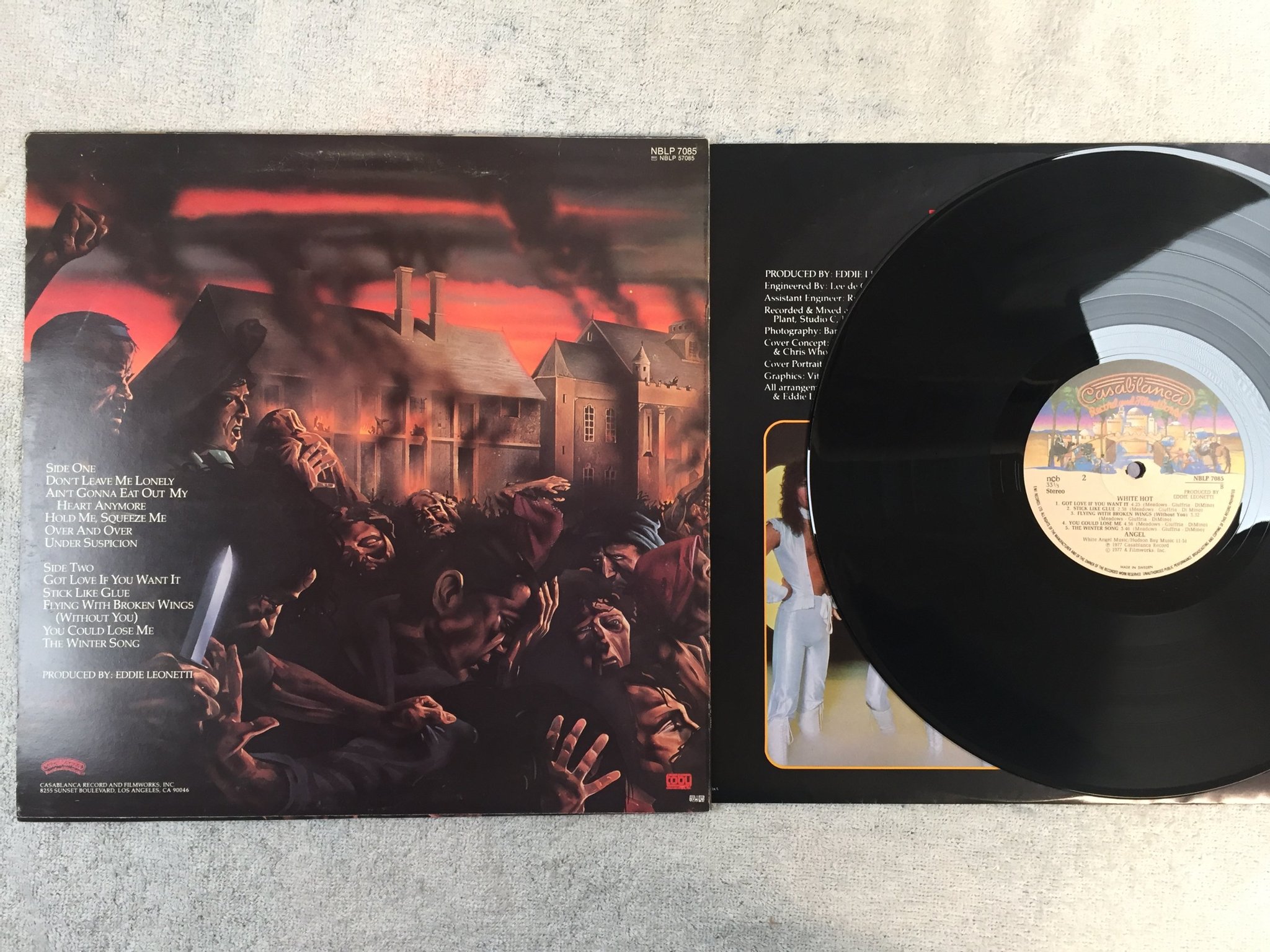 Omslagsbild för skivan ANGEL white hot LP -77 ncb CASABLANCA NBLP 7085