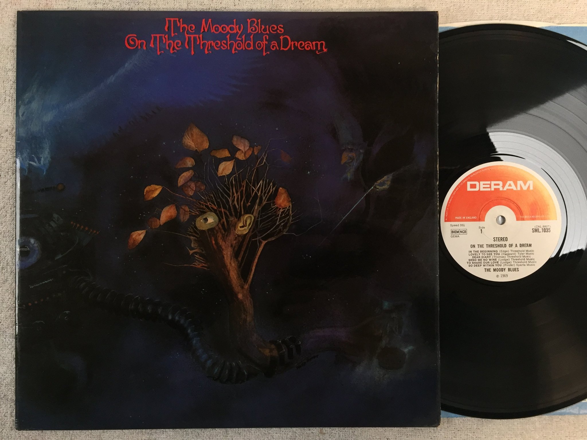 Omslagsbild för skivan THE MOODY BLUES on the threshold of a dream LP -69 UK DERAM SML 1035