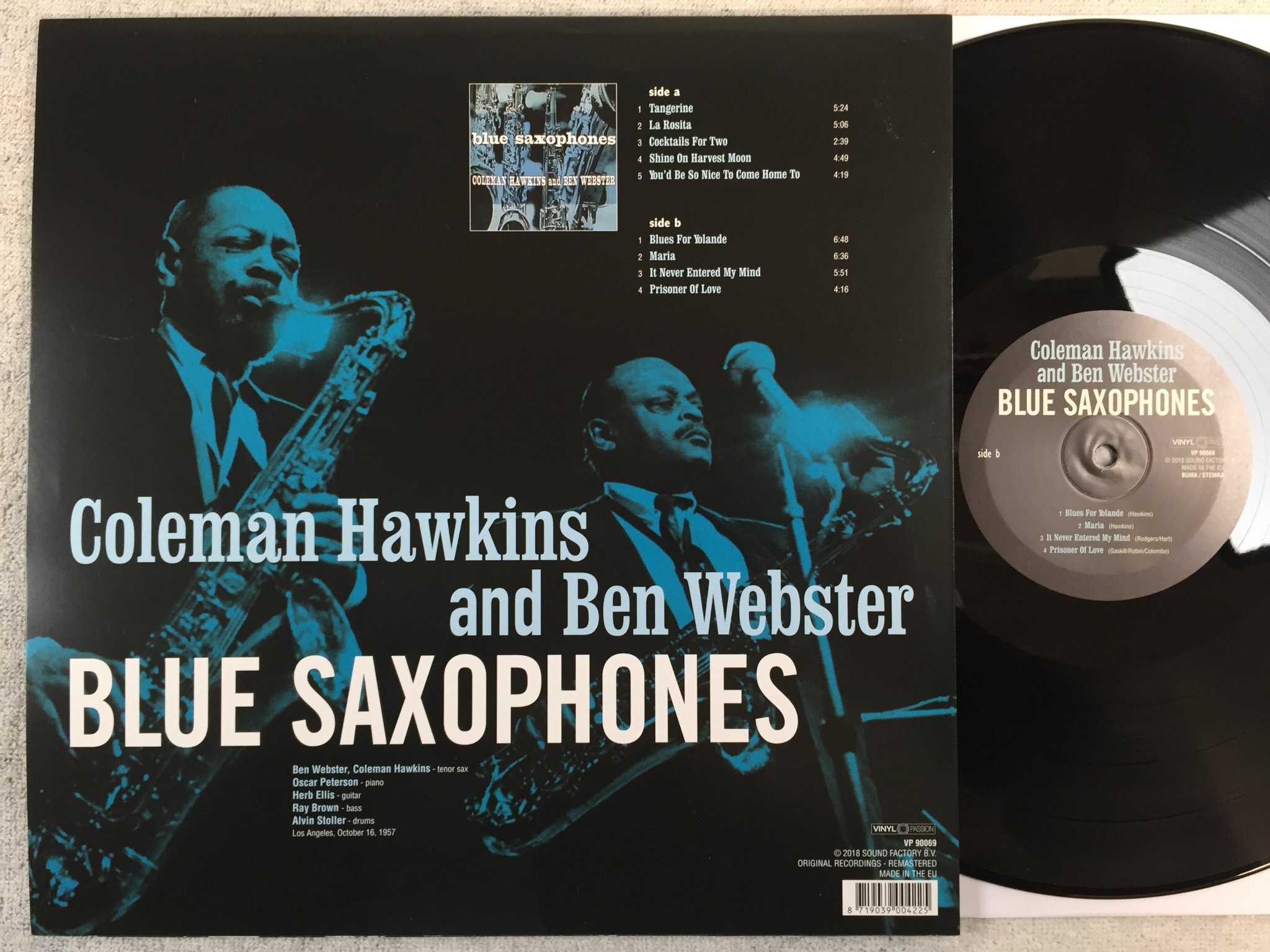 Omslagsbild för skivan COLEMAN HAWKINS / BEN WEBSTER Blue Saxophones LP 2018 VINYL PASSION VP 90069