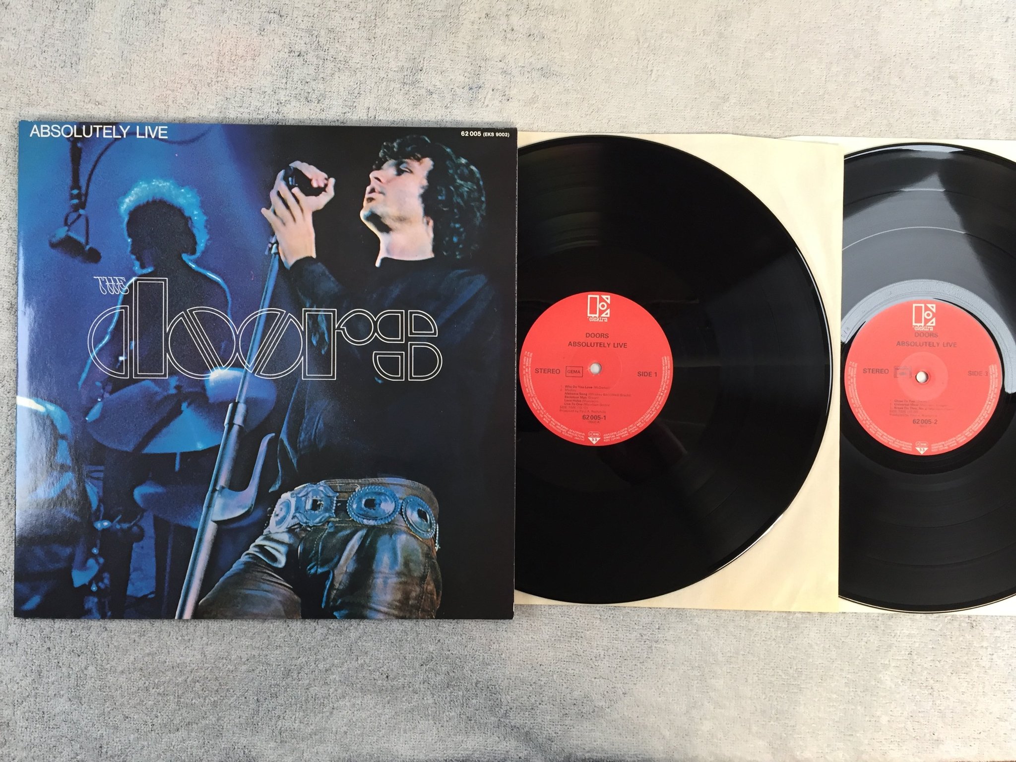 Omslagsbild för skivan DOORS absolutely live 2xLP re Fra ELEKTRA 62005-2