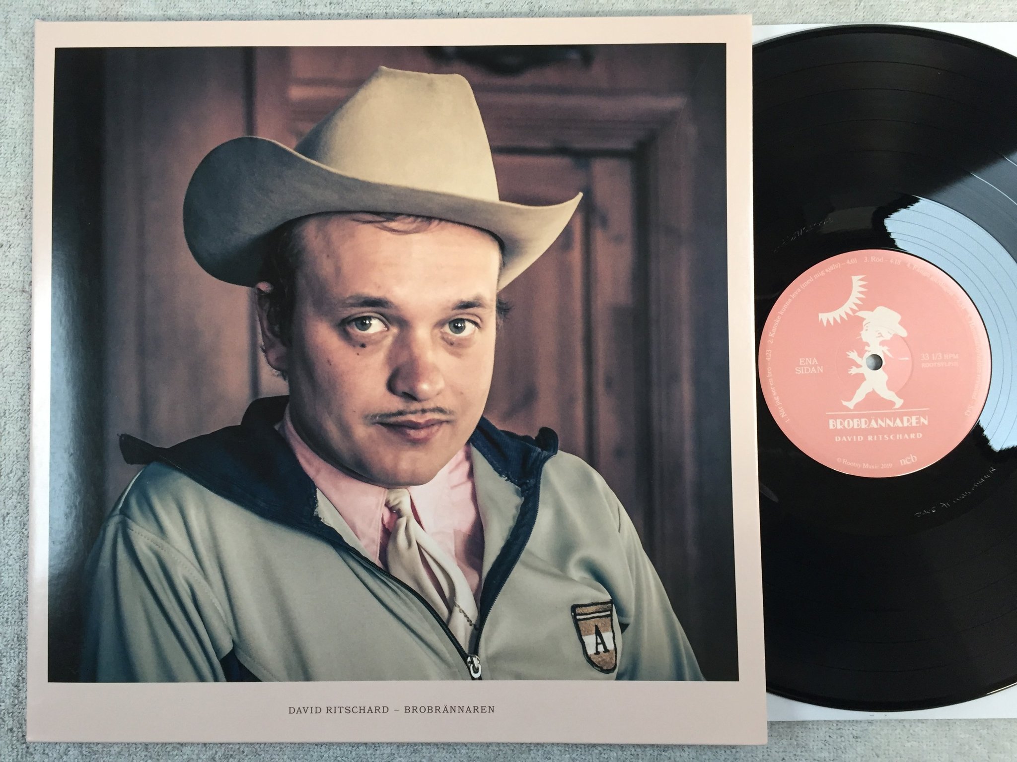 Omslagsbild för skivan DAVID RITSCHARD Brobrännaren LP 2019 SWE rootsy ROOTSYLP171