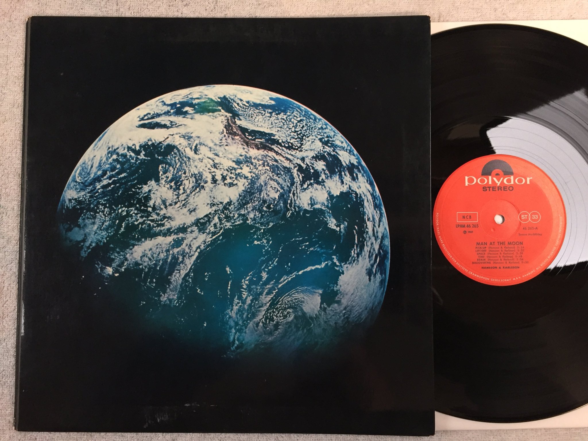 Omslagsbild för skivan HANSSON & KARLSSON man at the moon LP -69 Swe POLYDOR LPHM 46265