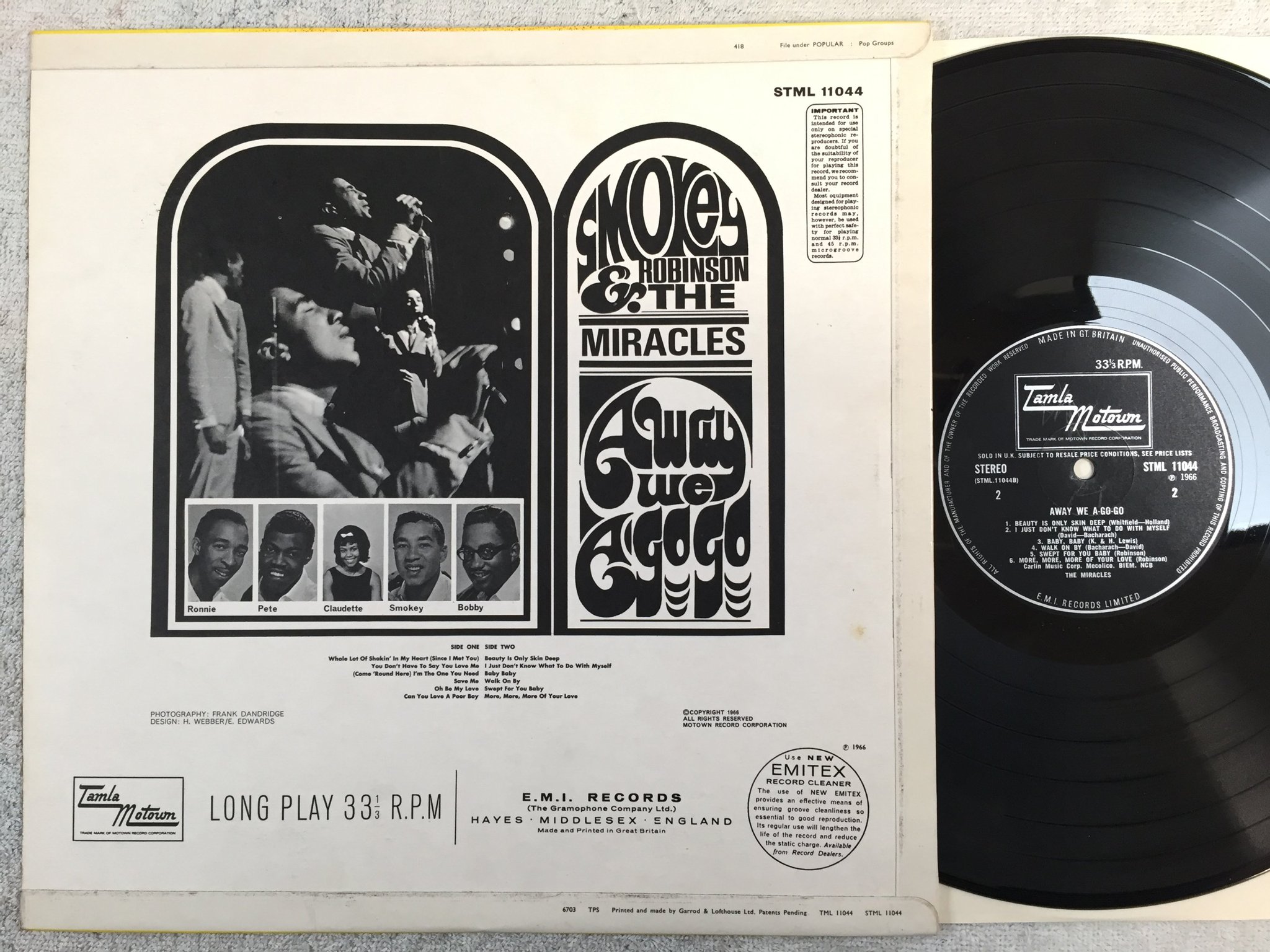 Omslagsbild för skivan THE MIRACLES away we a-go-go LP -66 UK TAMLA MOTOWN STML 11044