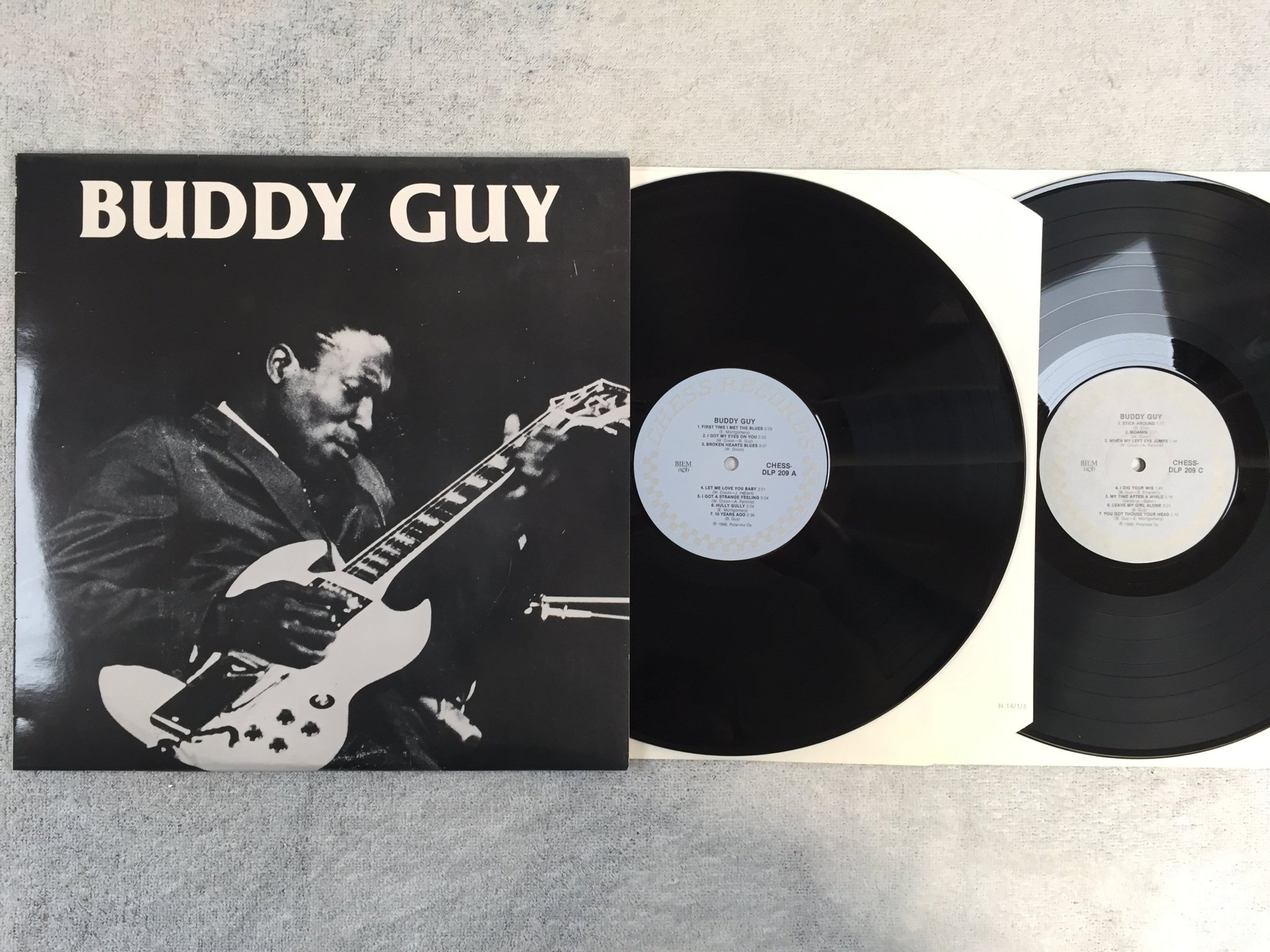 Omslagsbild för skivan BUDDY GUY s/t 2xLP -86 Fin CHESS DLP 209