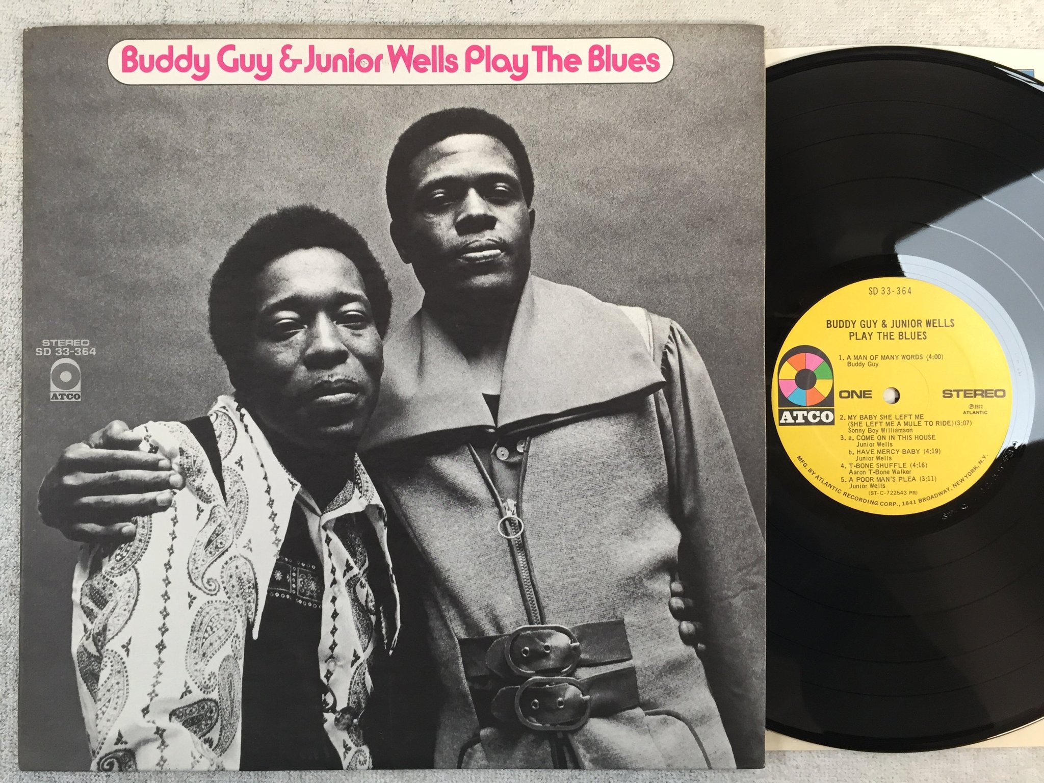 Omslagsbild för skivan BUDDY GUY & JUNIOR WELLS play the blues LP -72 US ATCO SD 33-364 