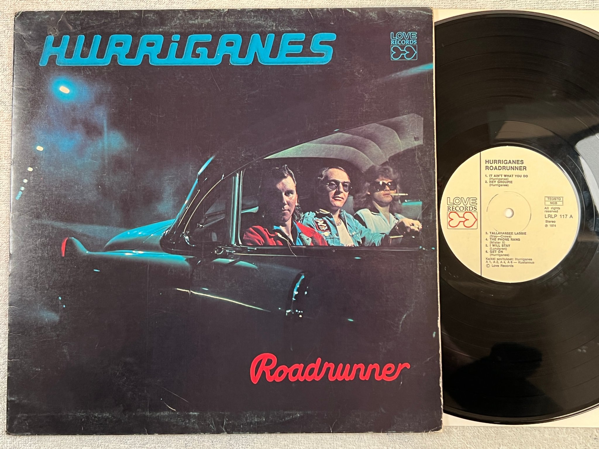 Omslagsbild för skivan HURRIGANES roadrunner LP -74 Finland LOVE LRLP 117 MISPRINT MEGA RARE !!!!